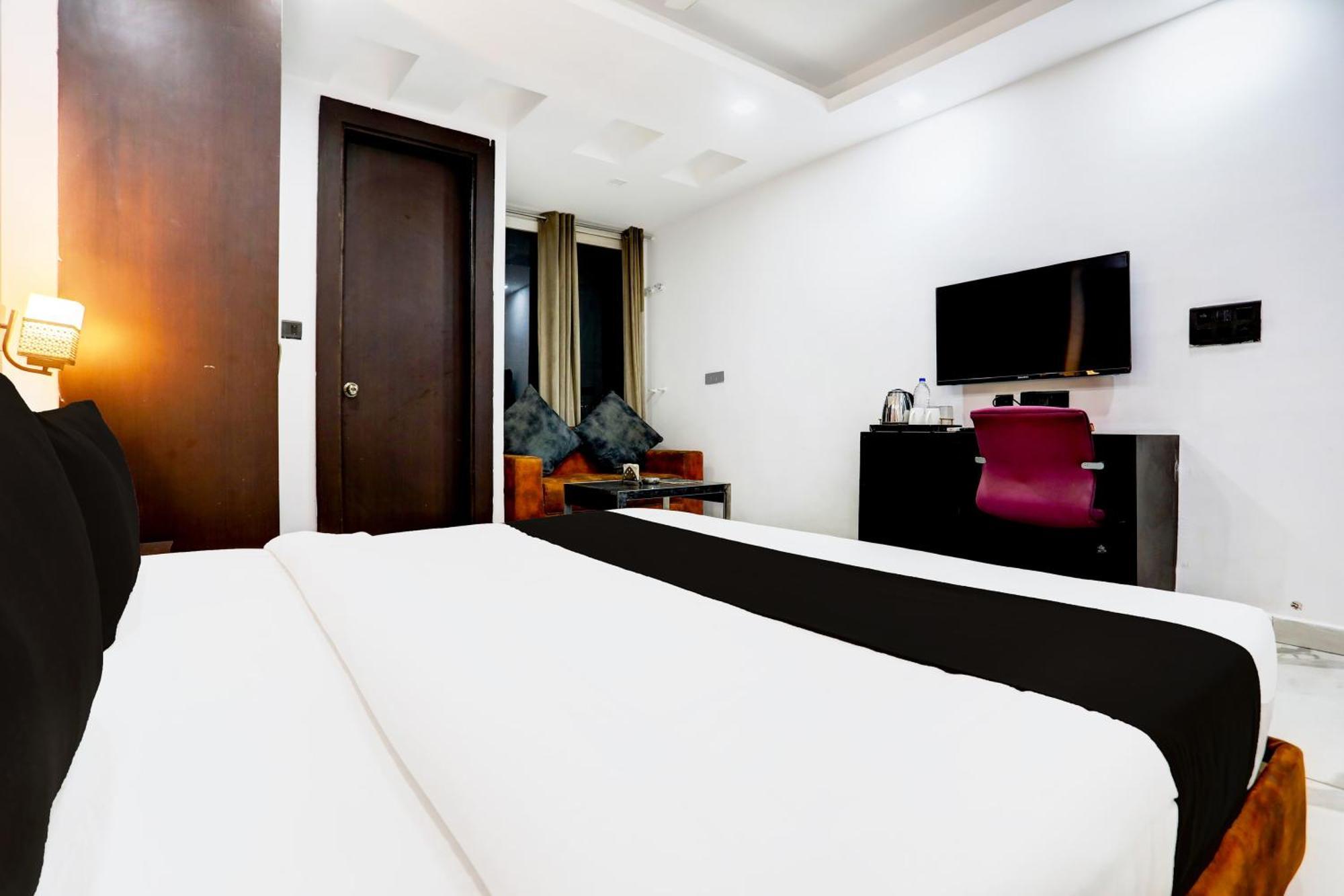 Hotel Super Townhouse Sector 52 Near Artemis Hospital *
