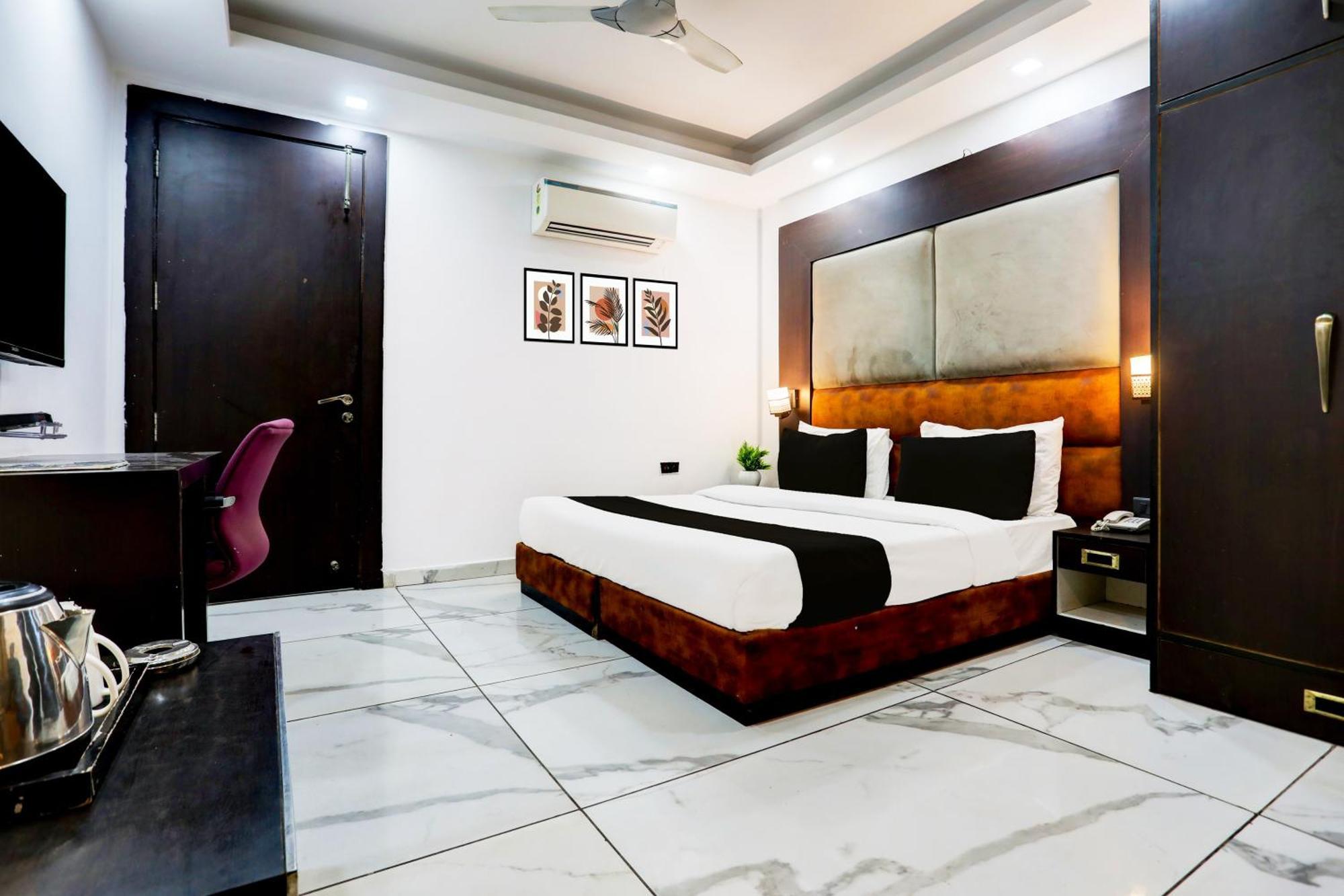 Super Townhouse Sector 52 Near Artemis Hospital Hotel Gurgaon