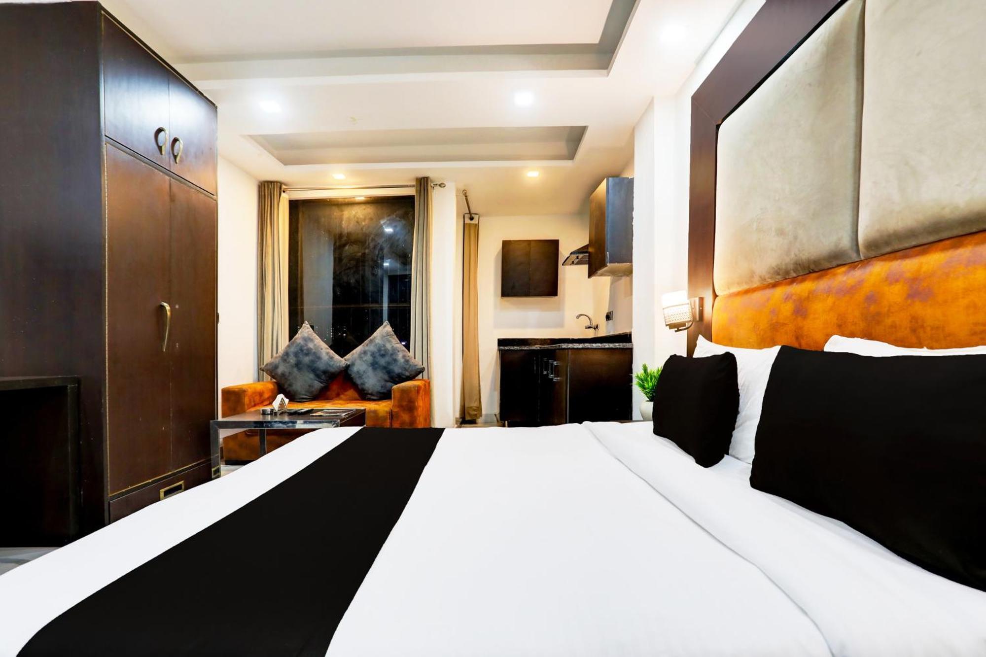 Super Townhouse Sector 52 Near Artemis Hospital * Gurgaon