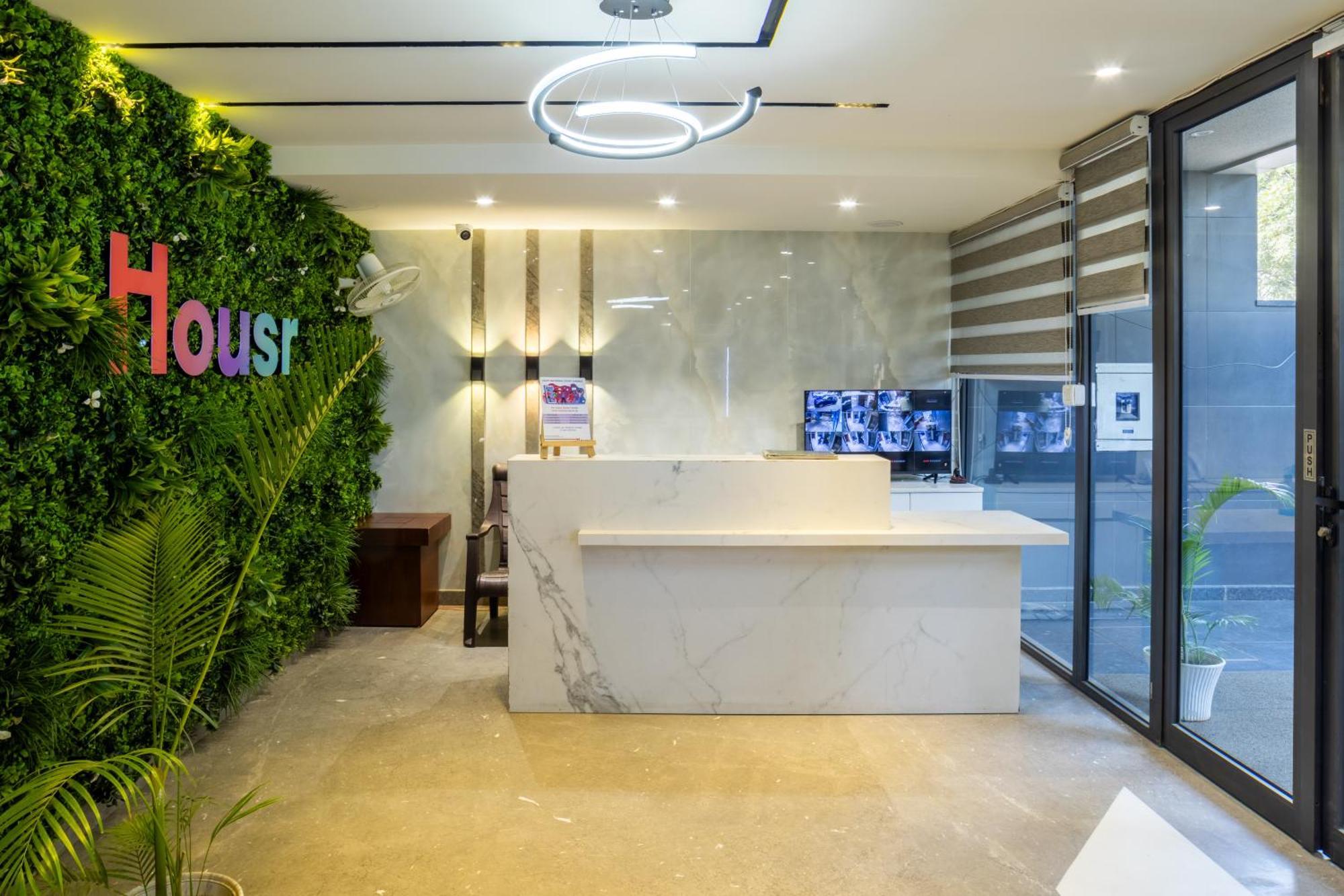 Housr Sector 42 Hotel Gurgaon