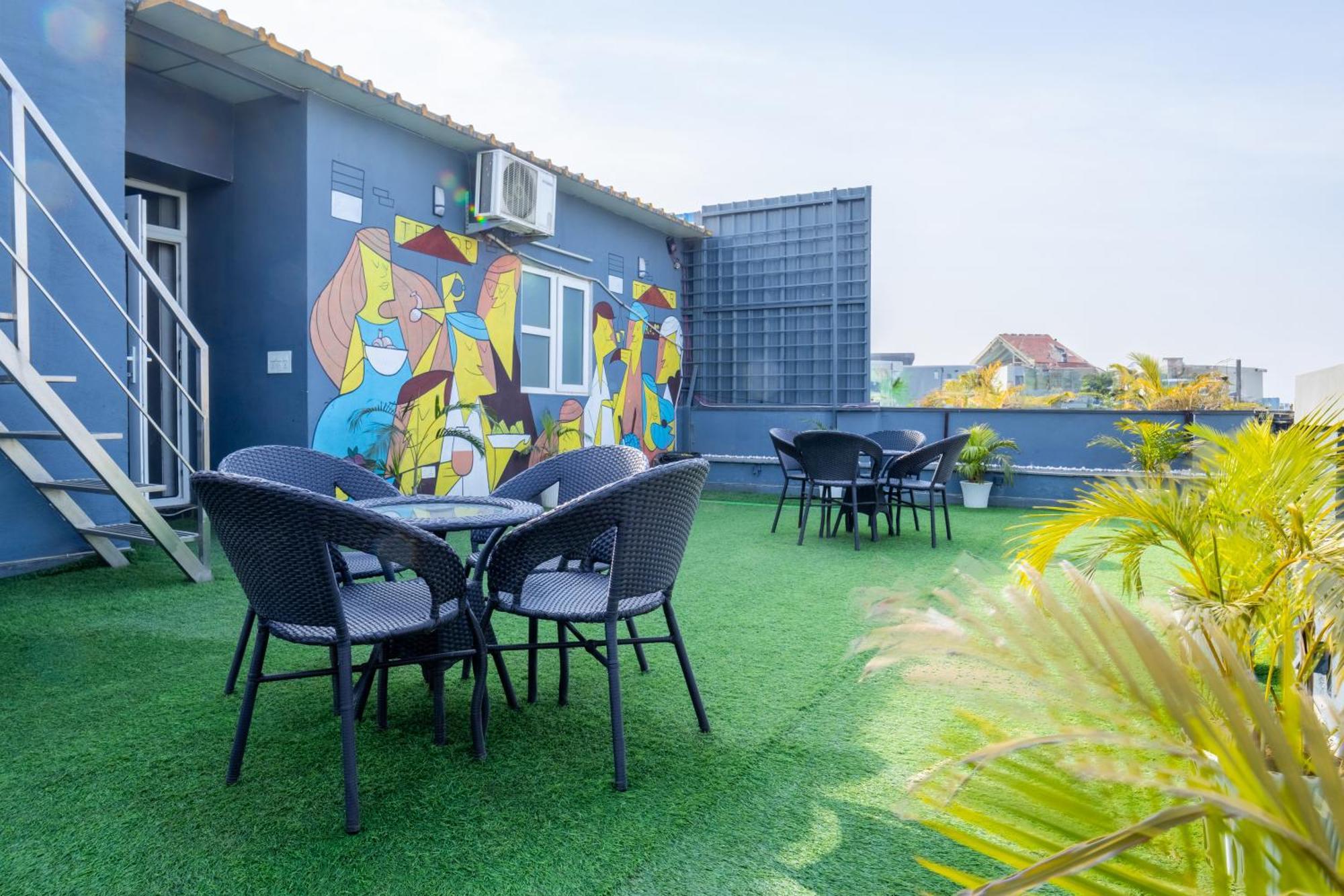 Hotel Housr Sector 42 Gurgaon