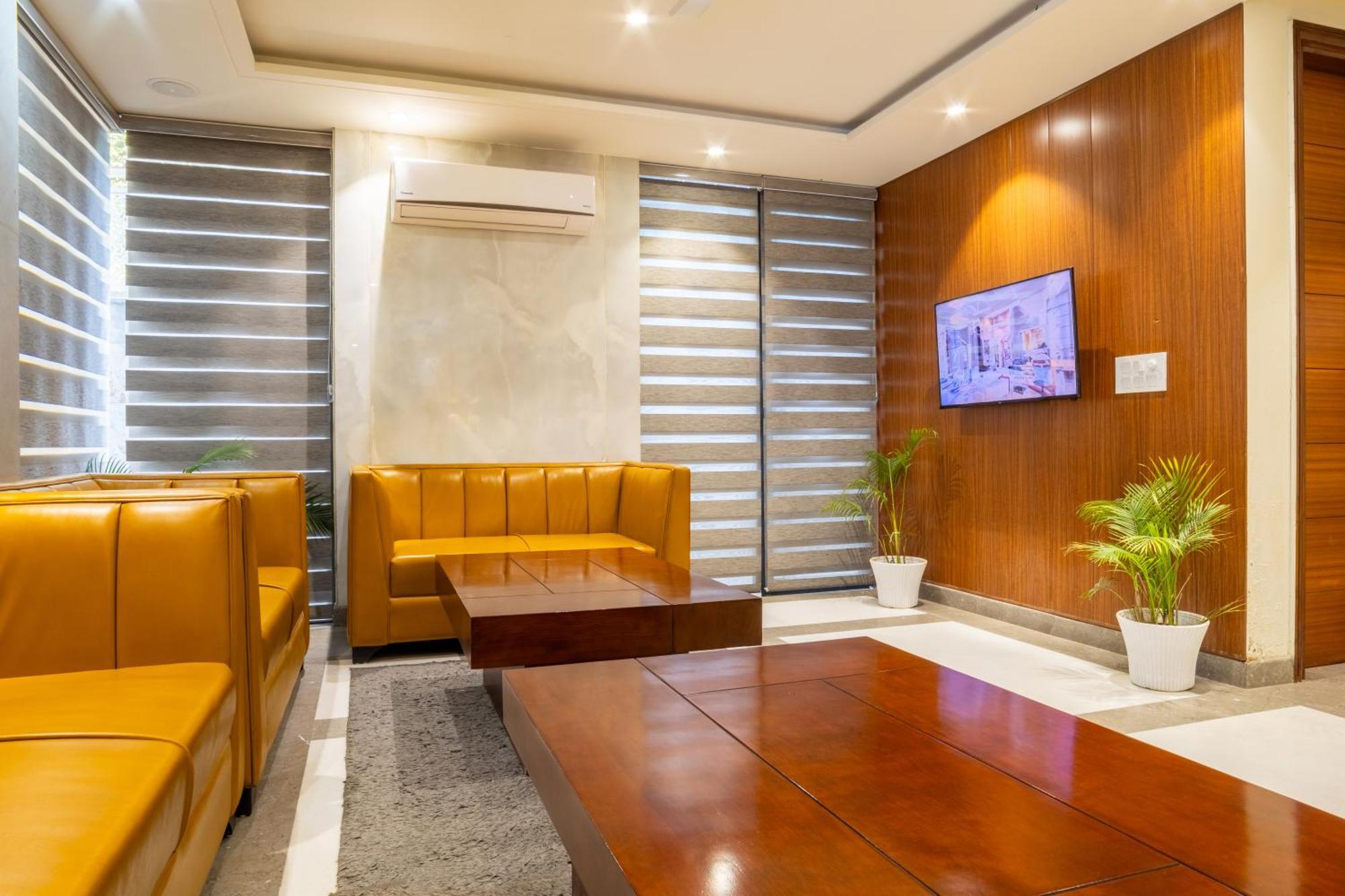 Housr Sector 42 Hotel Gurgaon