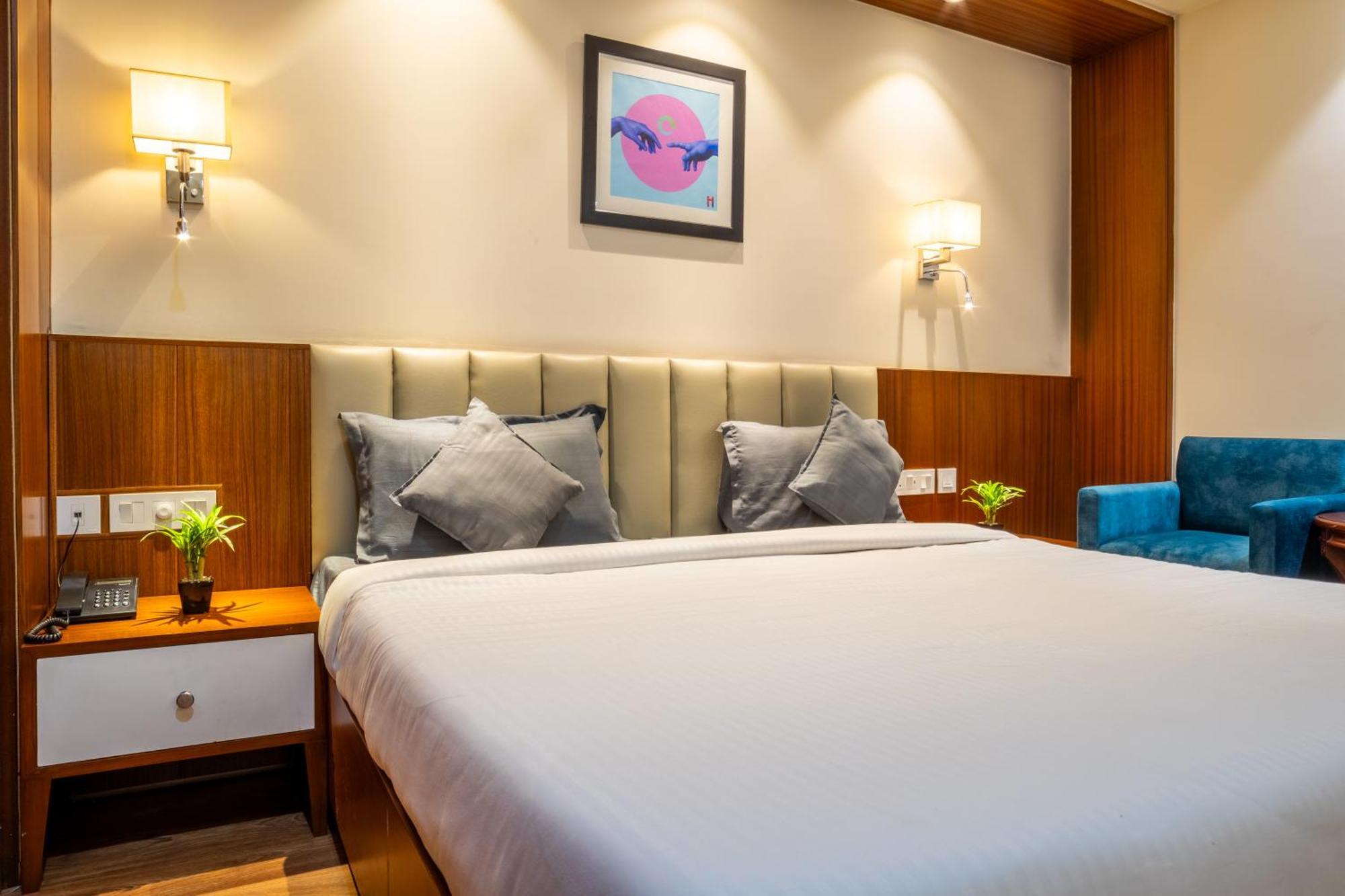Hotel Housr Sector 42 Gurgaon