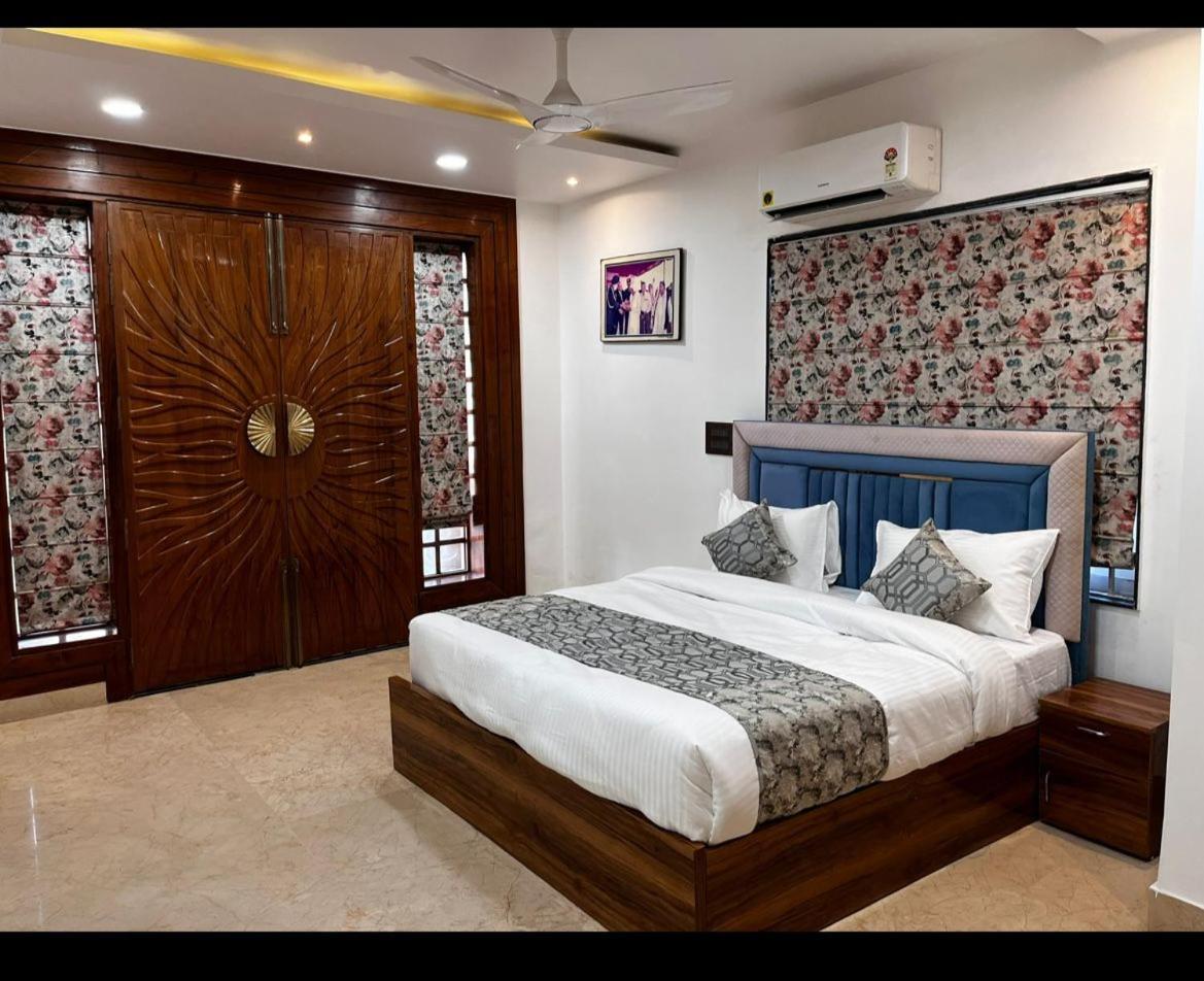 Rajmahal Suits Hotel 3*