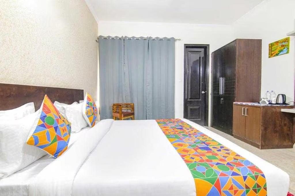 Viraj Hotel 3*
