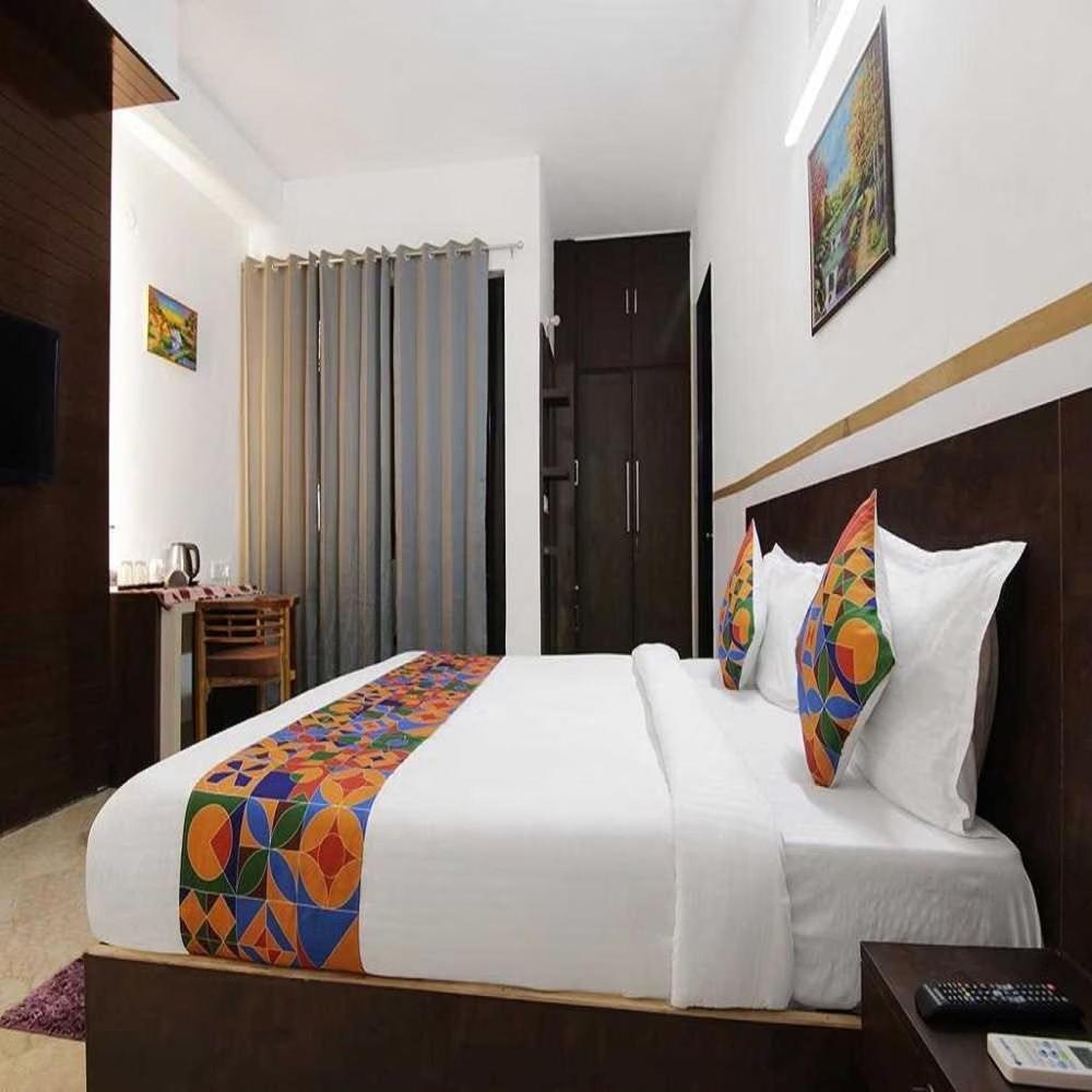 Hotel Viraj 3*