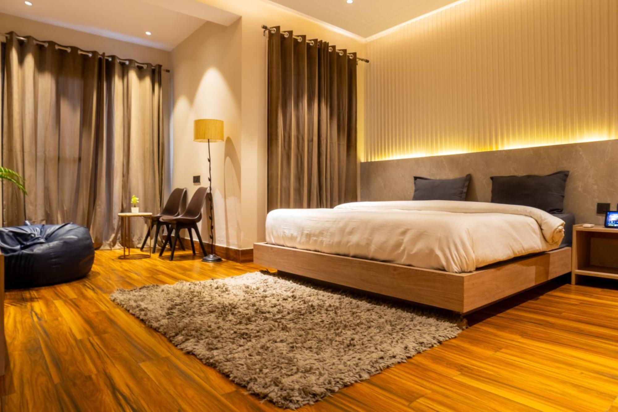 Housr Phase 1 Hotel Gurgaon