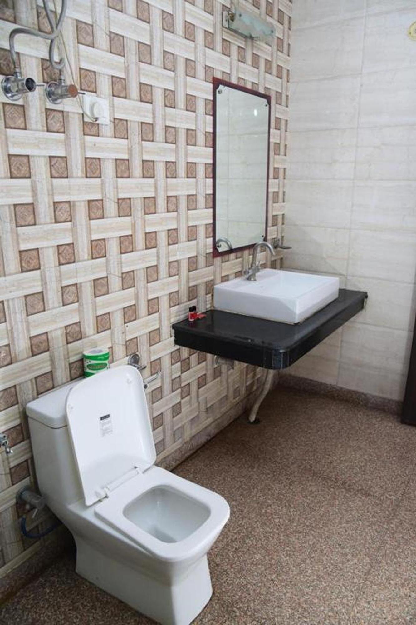 Kabul Medanta Hospital, Gurugram 3* Gurgaon