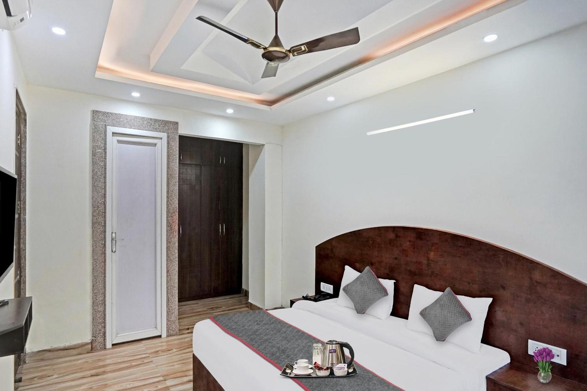 Townhouse 1135 Bellmore Hotel Gurgaon