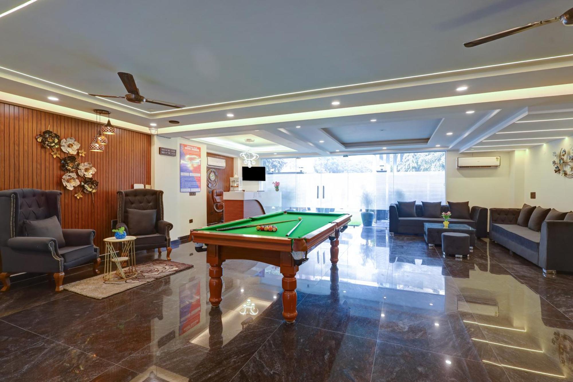 Royal Residency - Medanta Hotel Gurgaon