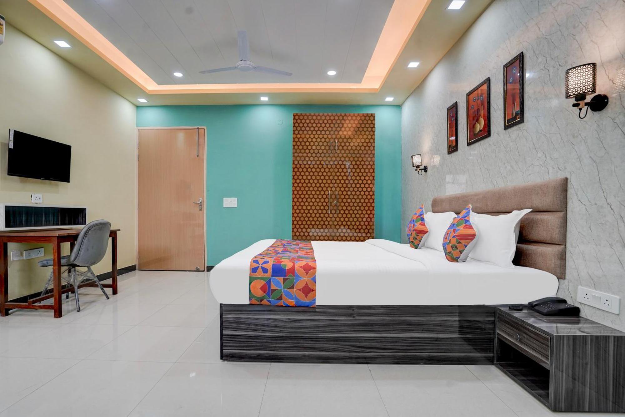 Hotel Fabhotel Sky 3*