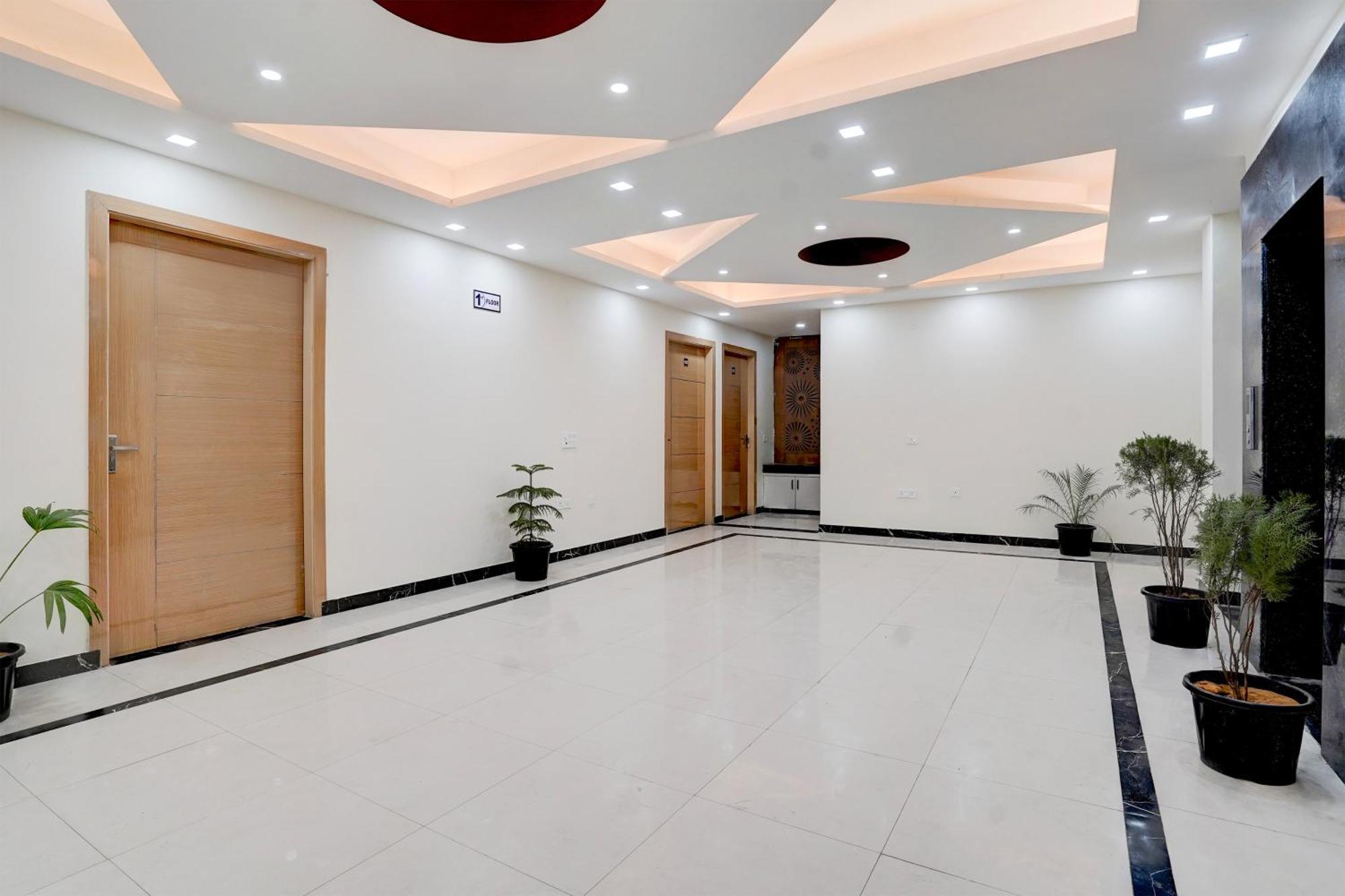 Fabhotel Sky 3*