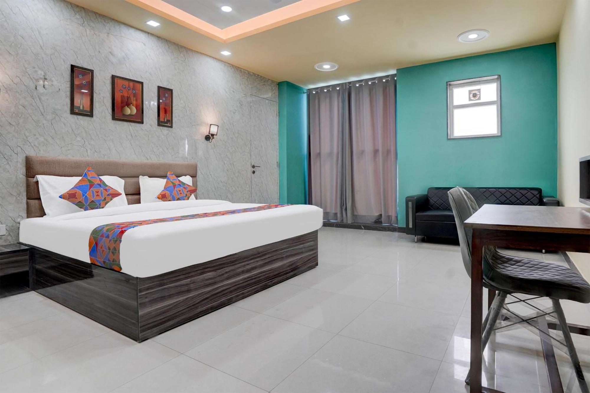 Fabhotel Sky 3*