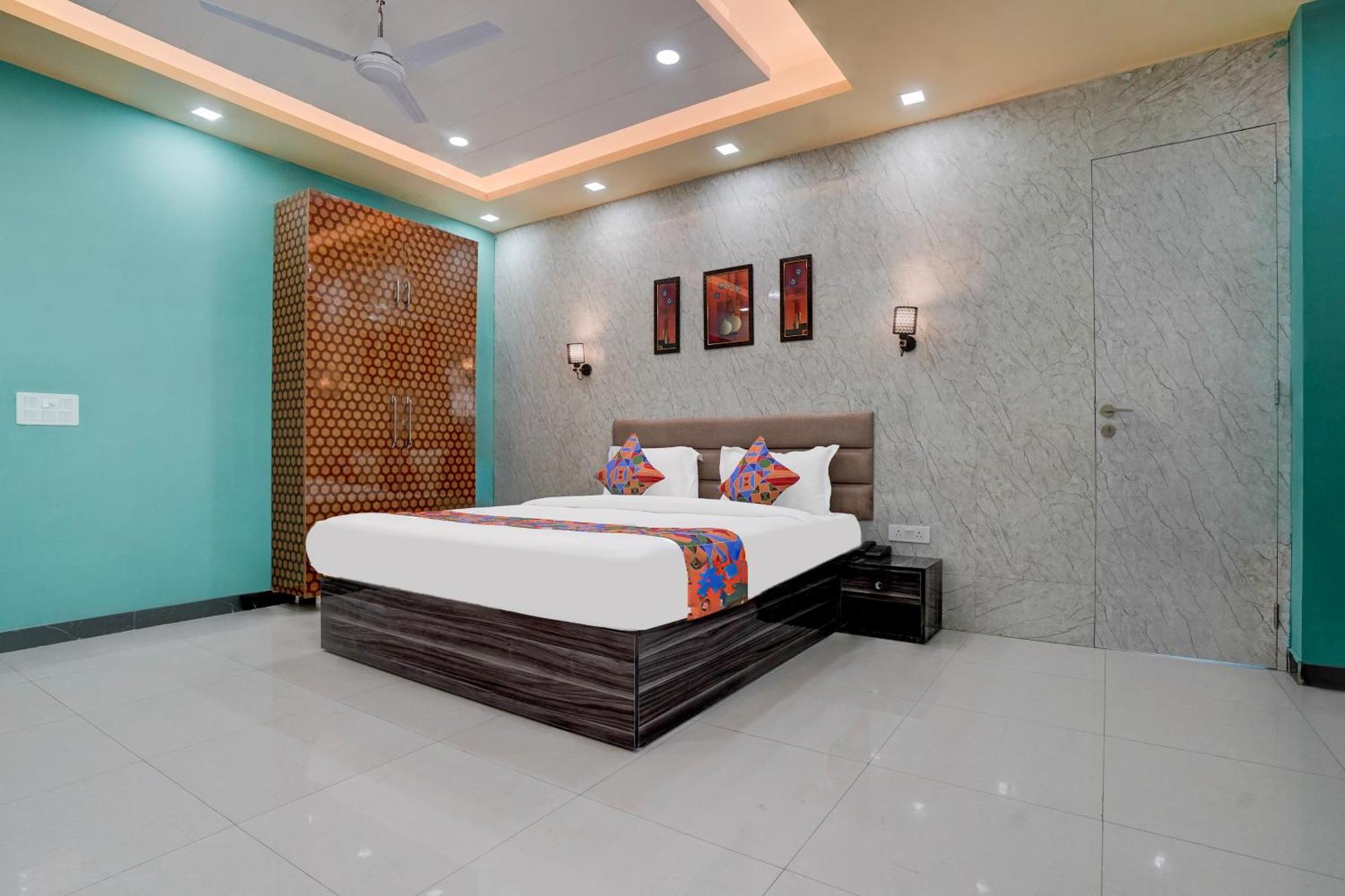 Fabhotel Sky Hotel 3*