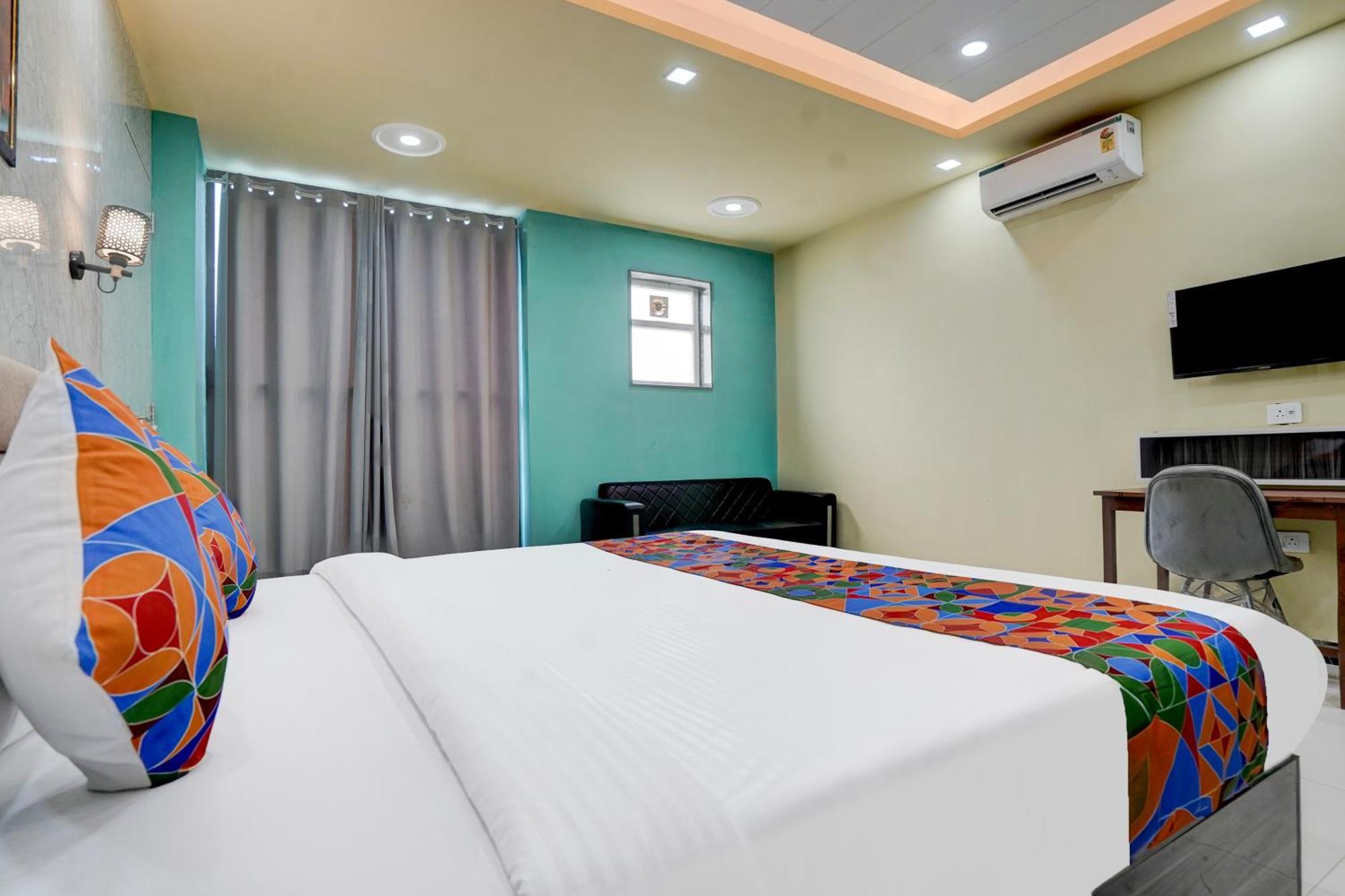 Hotel Fabhotel Sky 3*