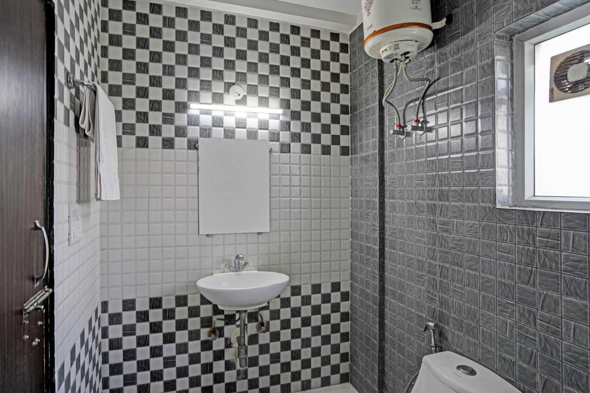 Hotel O Babil Palace Near Omaxe Celebration Mall