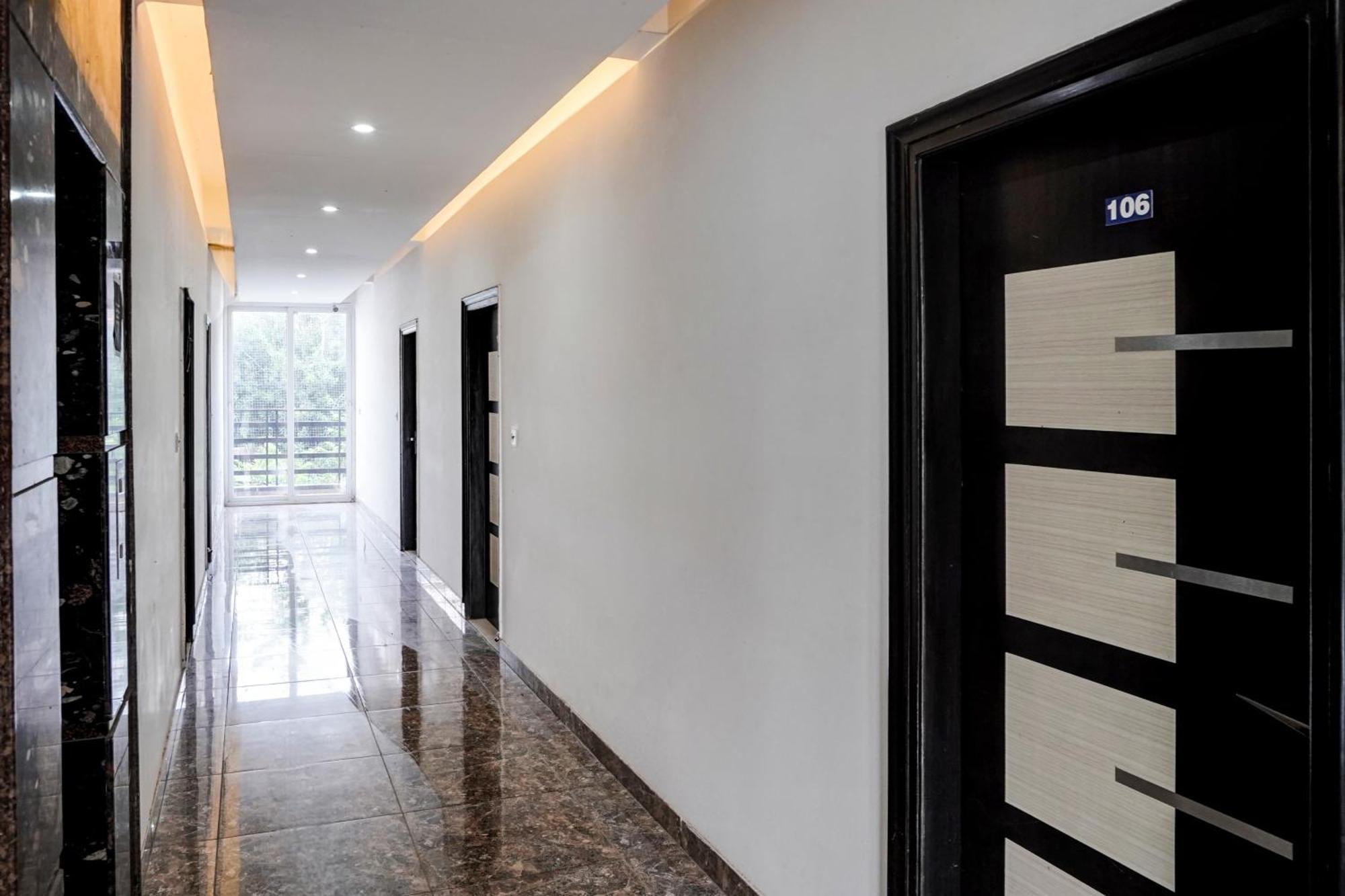 Hotel O Babil Palace Near Omaxe Celebration Mall 4*