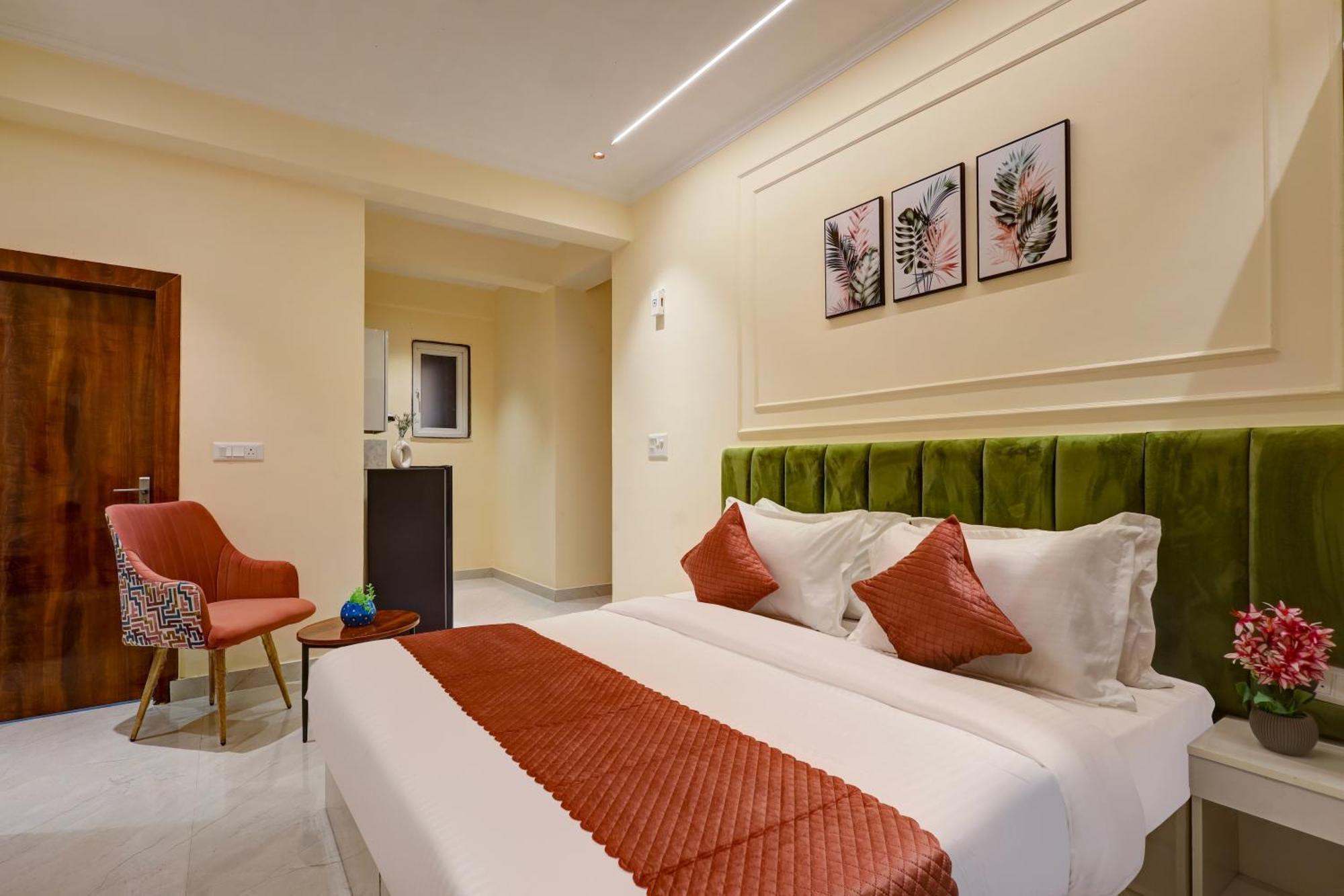Limewood - Crystal Hotel Gurgaon