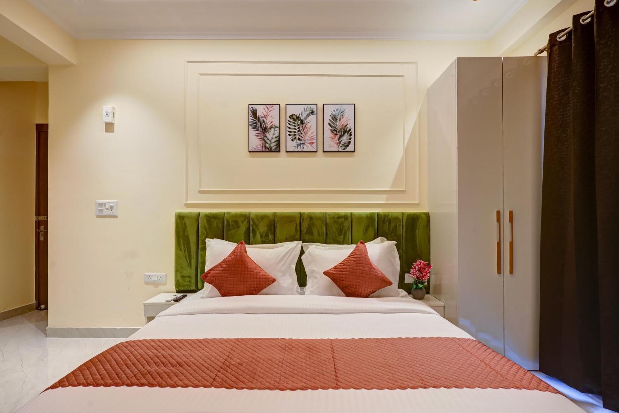 Limewood - Crystal 3* Gurgaon