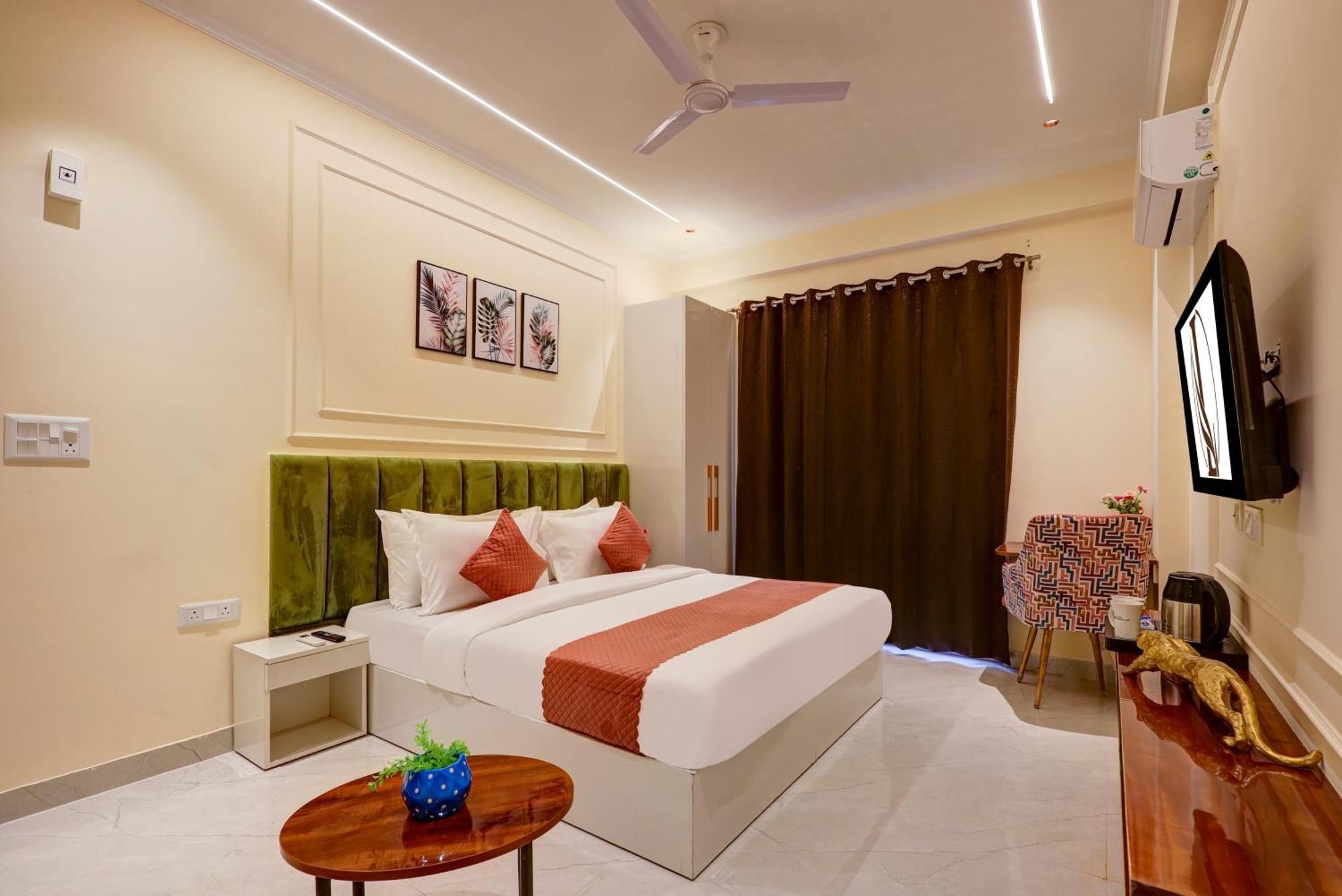 Limewood - Crystal Hotel Gurgaon