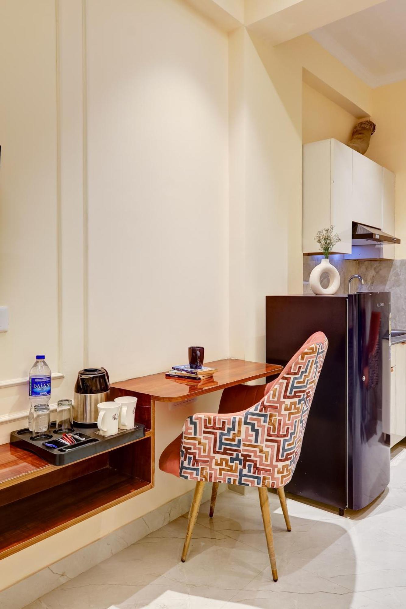 Hotel Limewood - Crystal Gurgaon