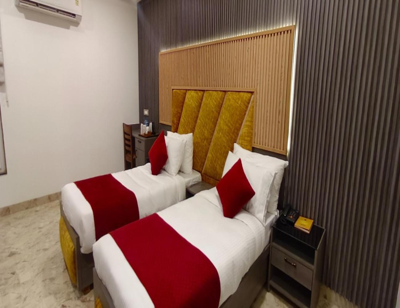 Haris Court- Cyber Hub 3* Gurgaon