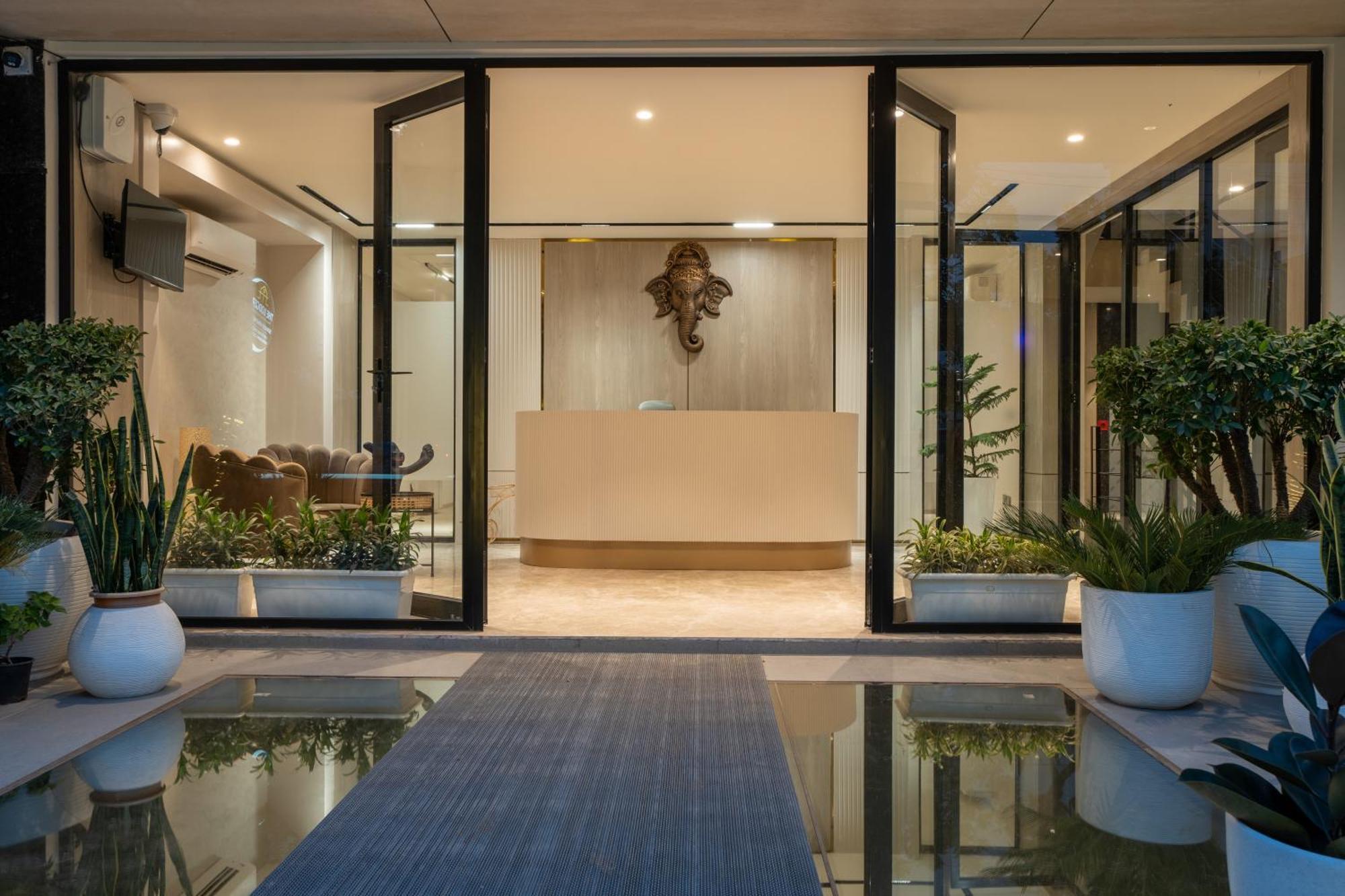 The Lodgers Luxury Near Golf Course Road Gurgaon