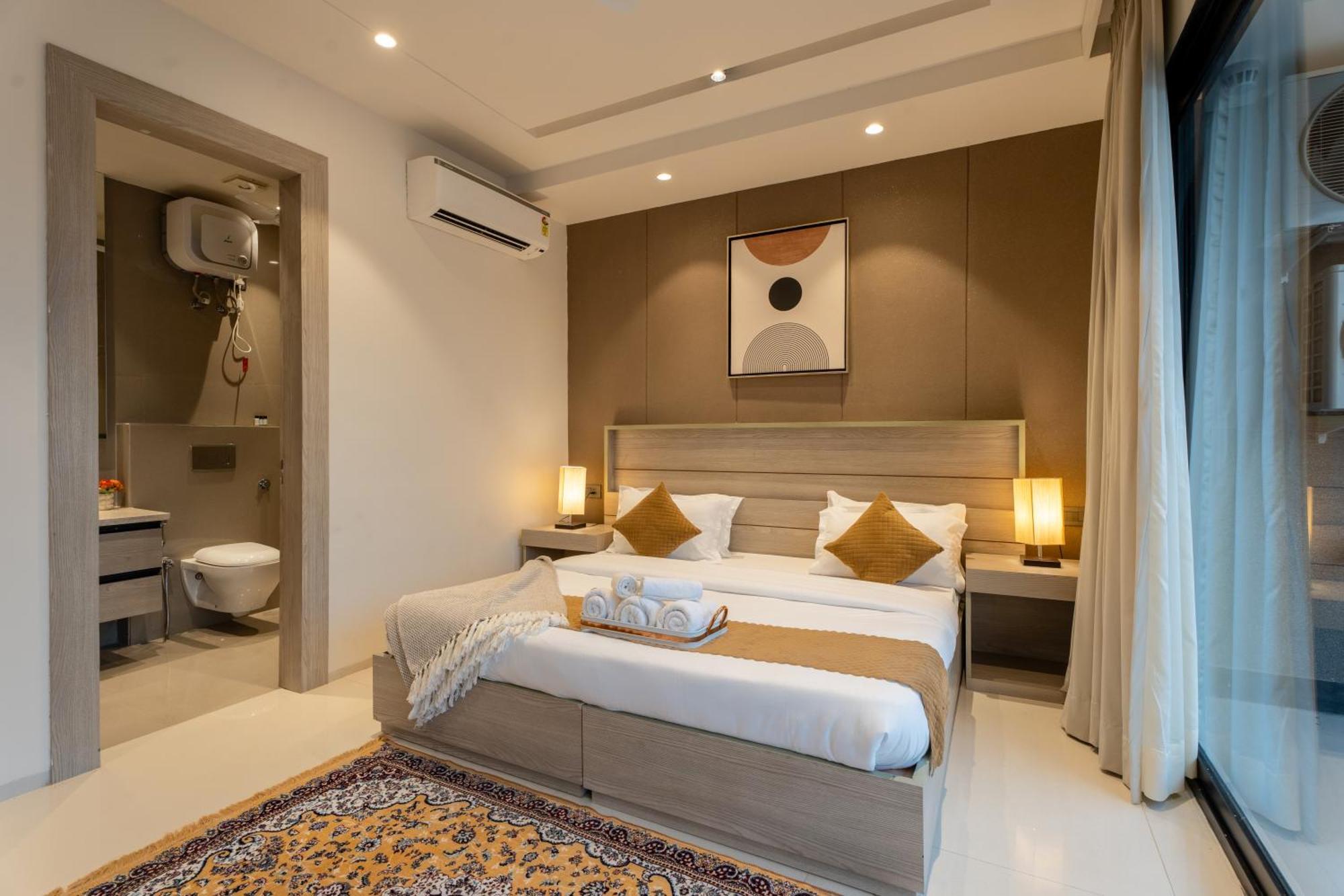 The Lodgers Luxury Near Golf Course Road Hotel Gurgaon