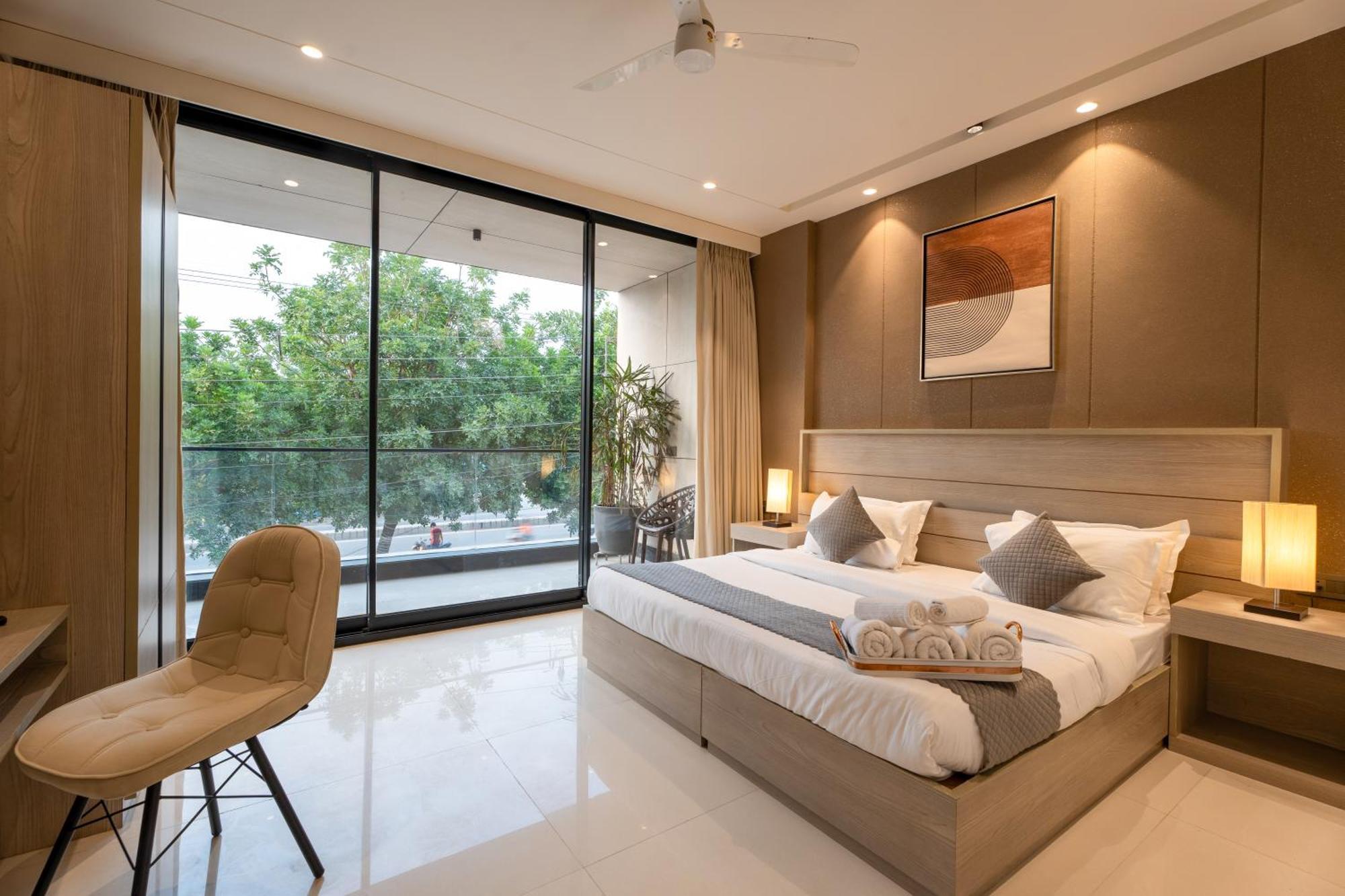 The Lodgers Luxury Near Golf Course Road Hotel 4*