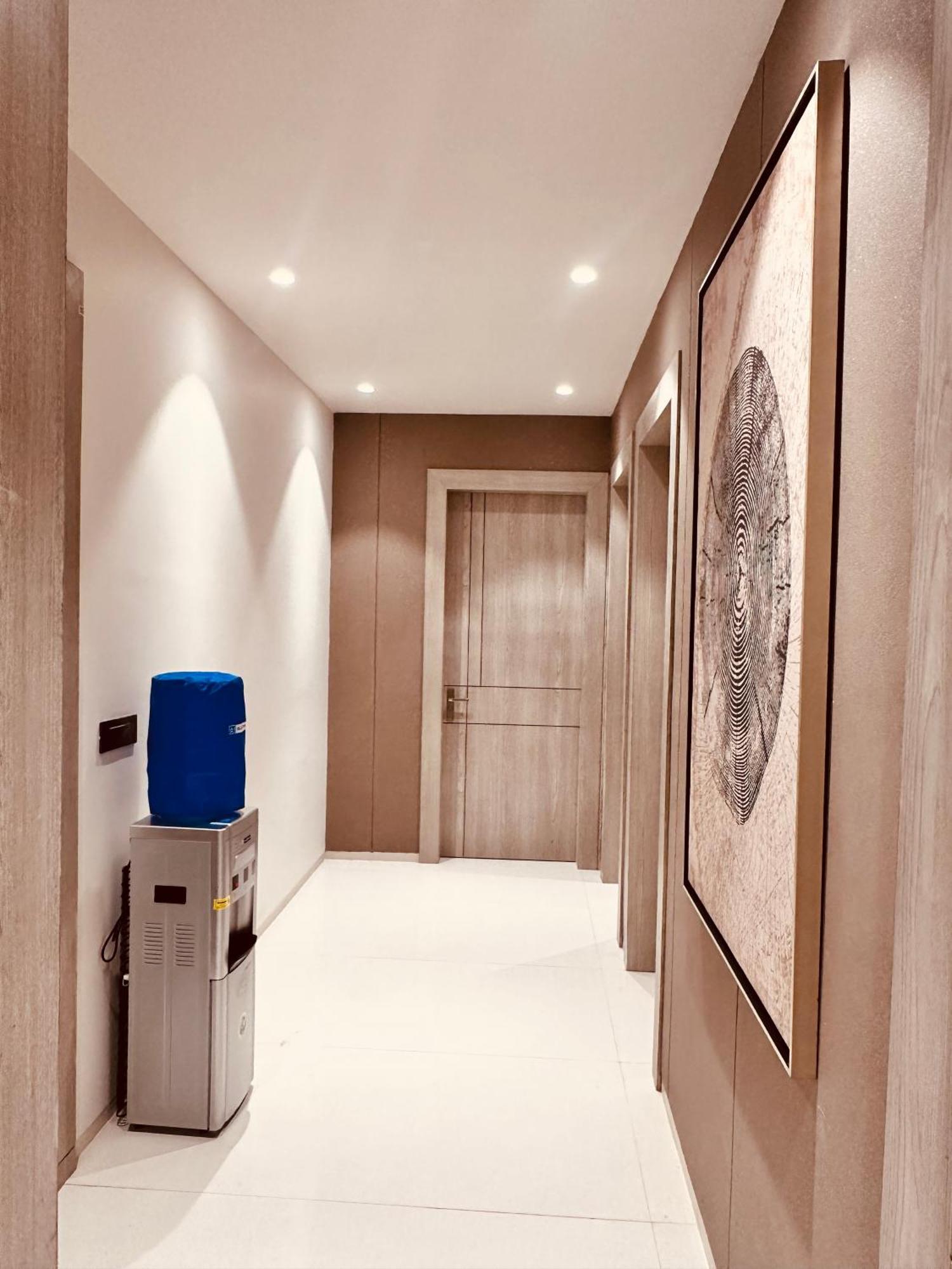 Hotel The Lodgers Luxury Near Golf Course Road 4*