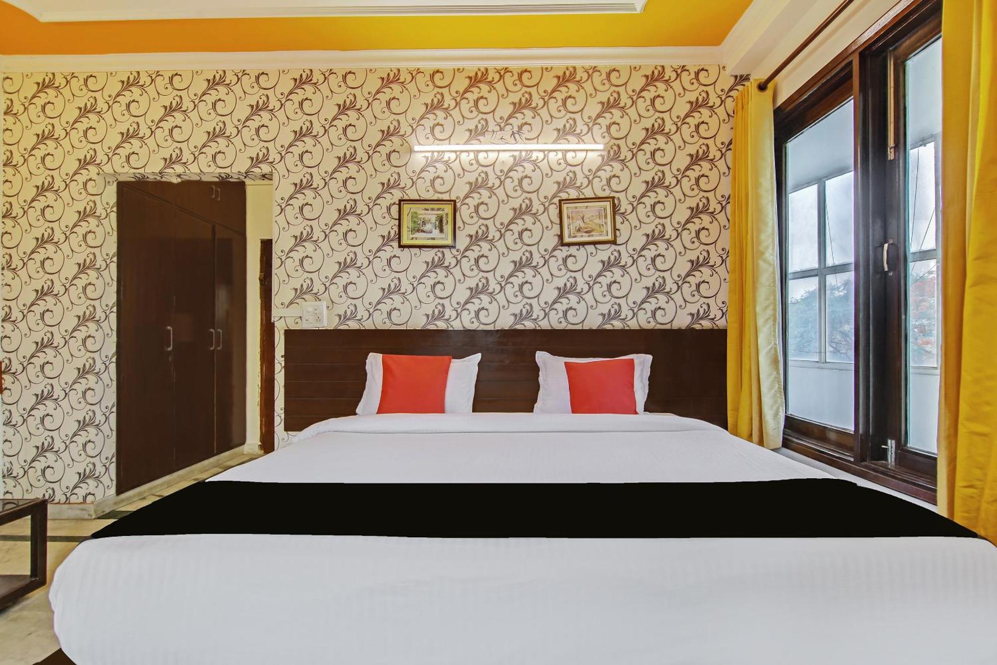 Hotel Capital O Tipsyy Near Aravali Biodiversity Park