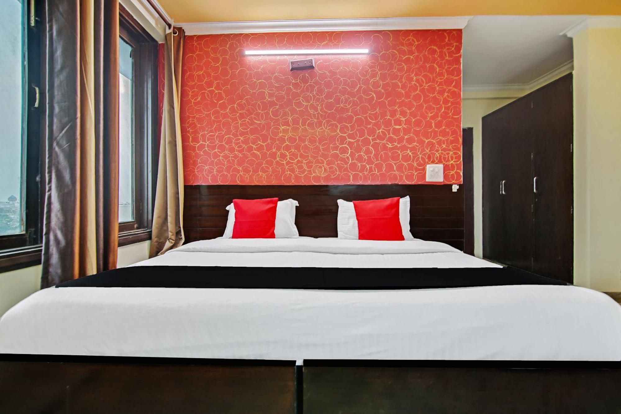 Capital O Tipsyy Near Aravali Biodiversity Park 3*