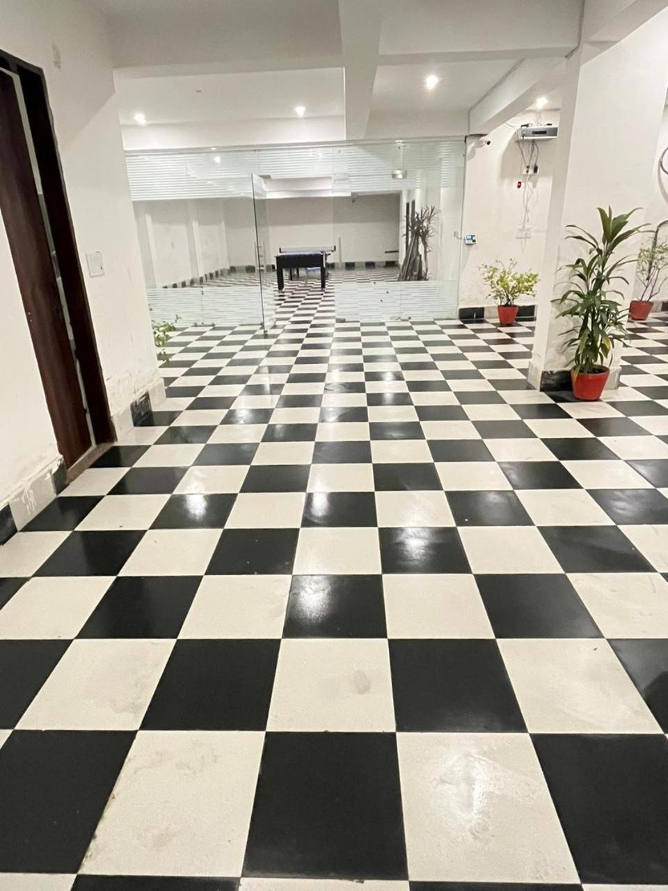 Apna Homes & I Gurugram I Sector-71 Hotel 4*