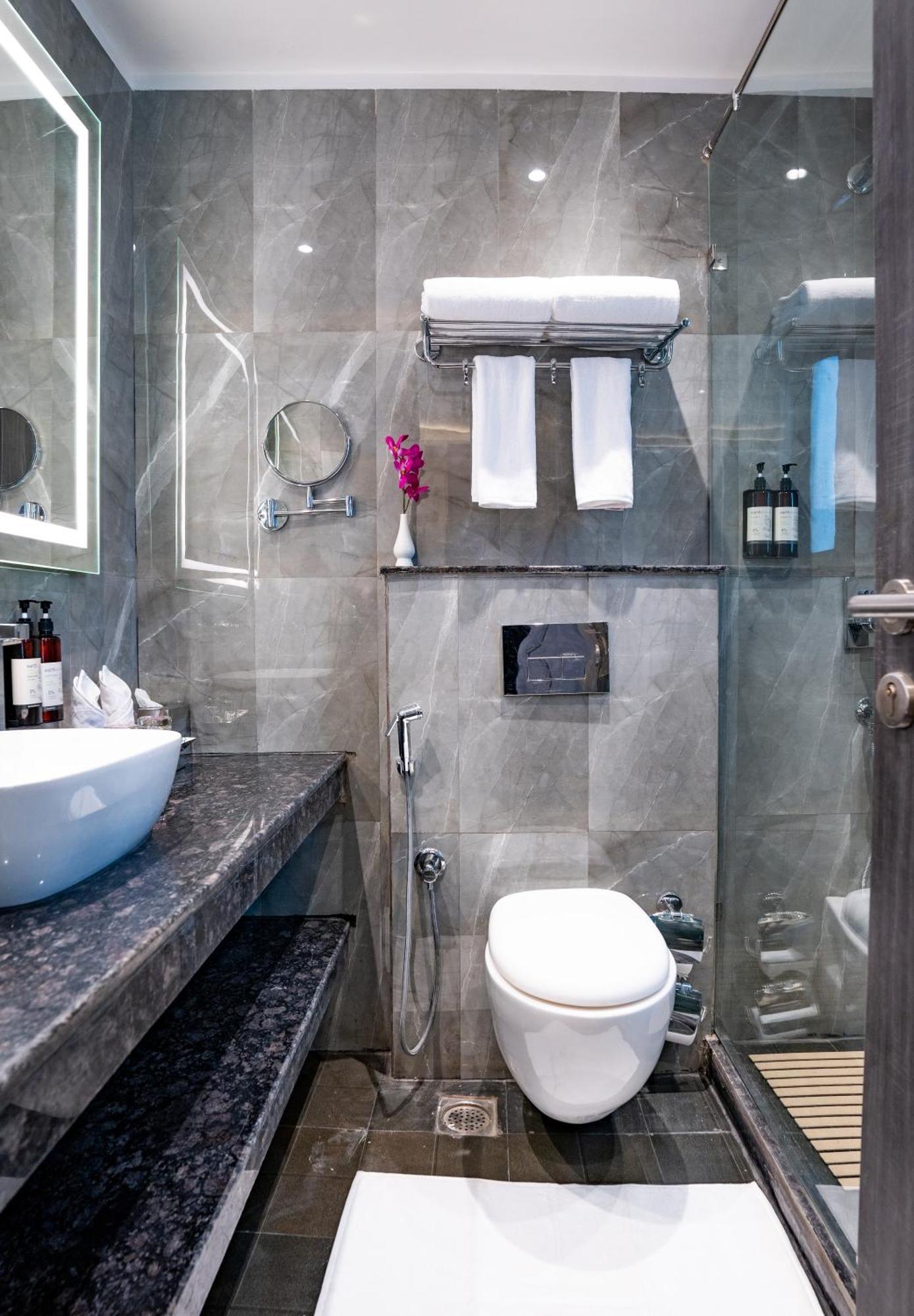 Regenta Gurugram Sec-47 Center 3* Gurgaon