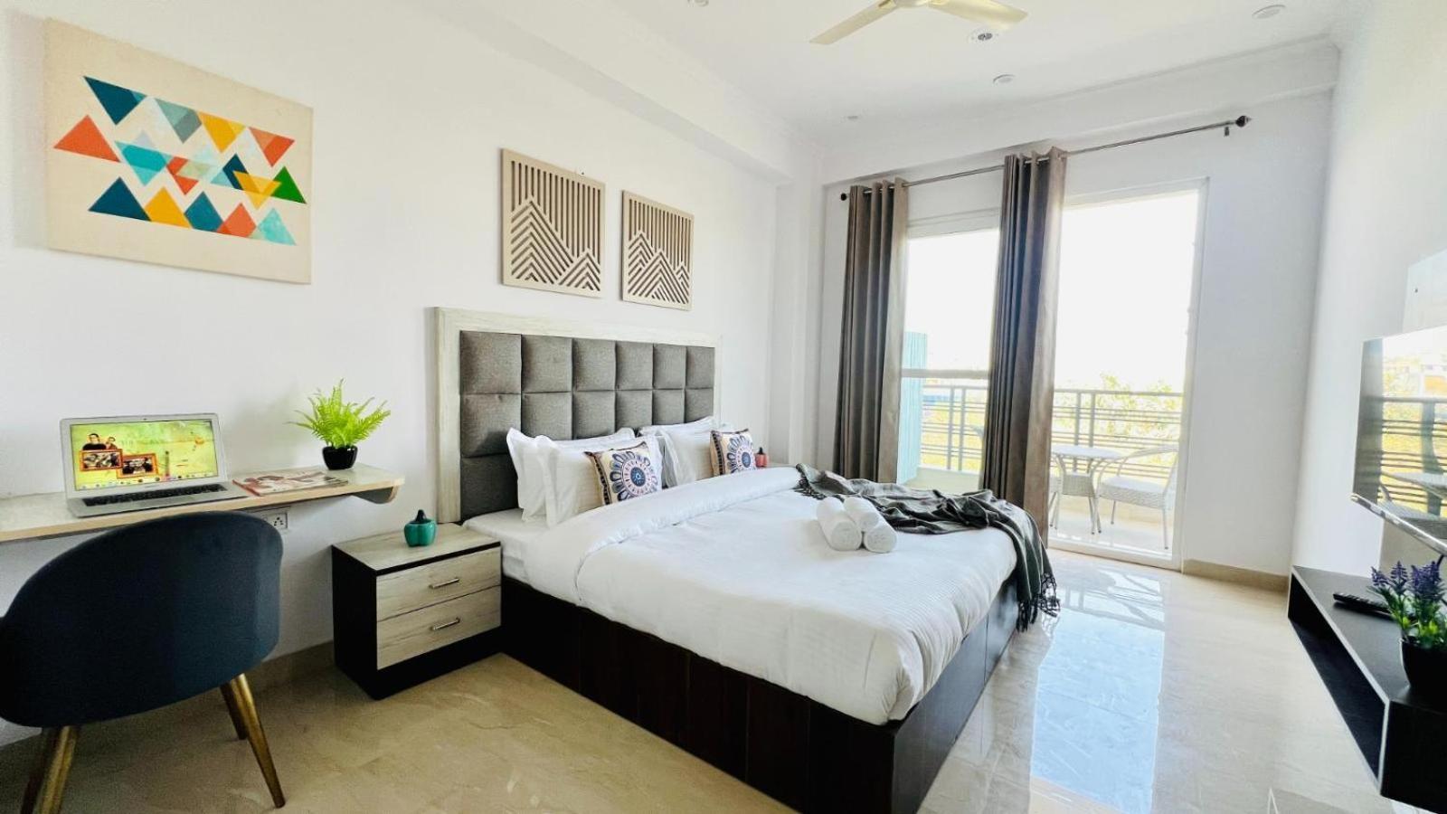 Zen - Golf Course Road Hotel