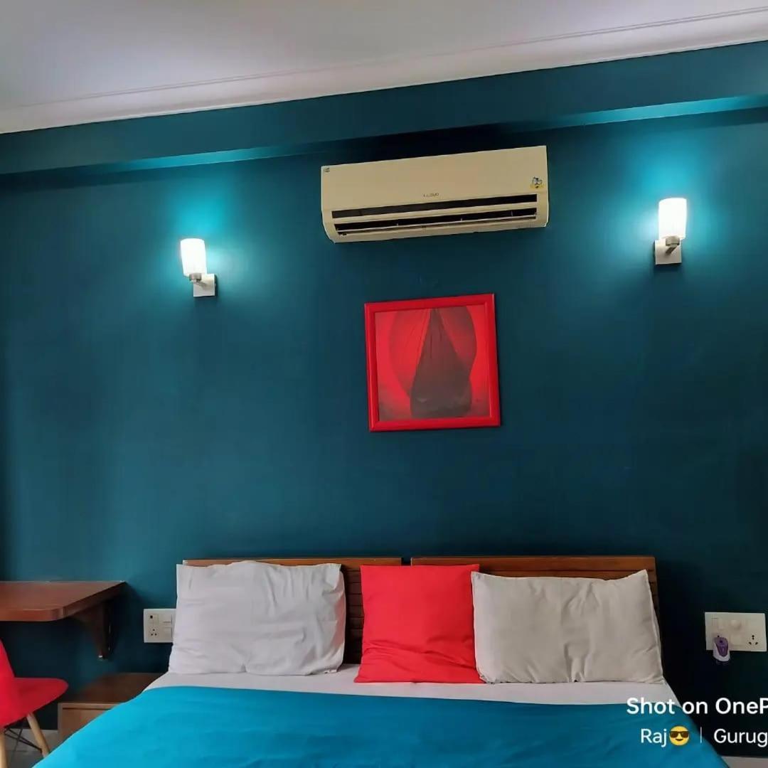 Wedlock Near Medanta Hospital 3*