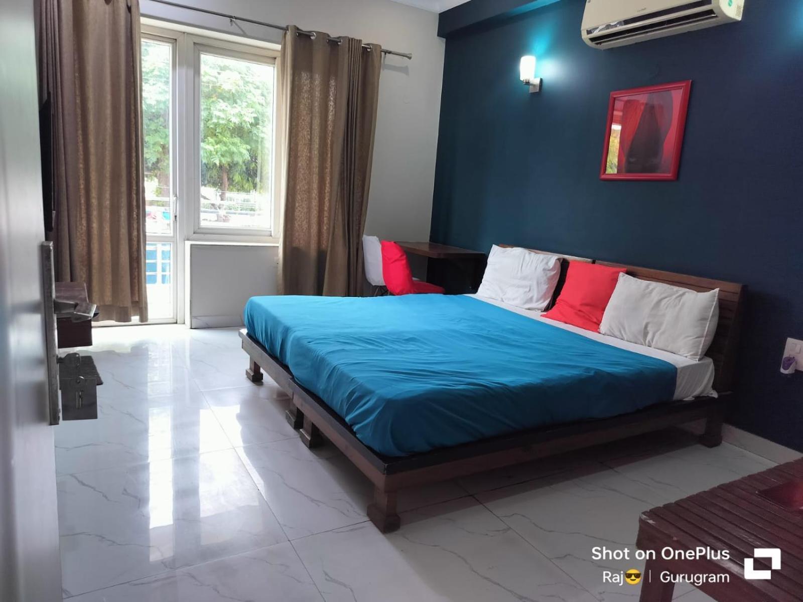 Wedlock Near Medanta Hospital 3*