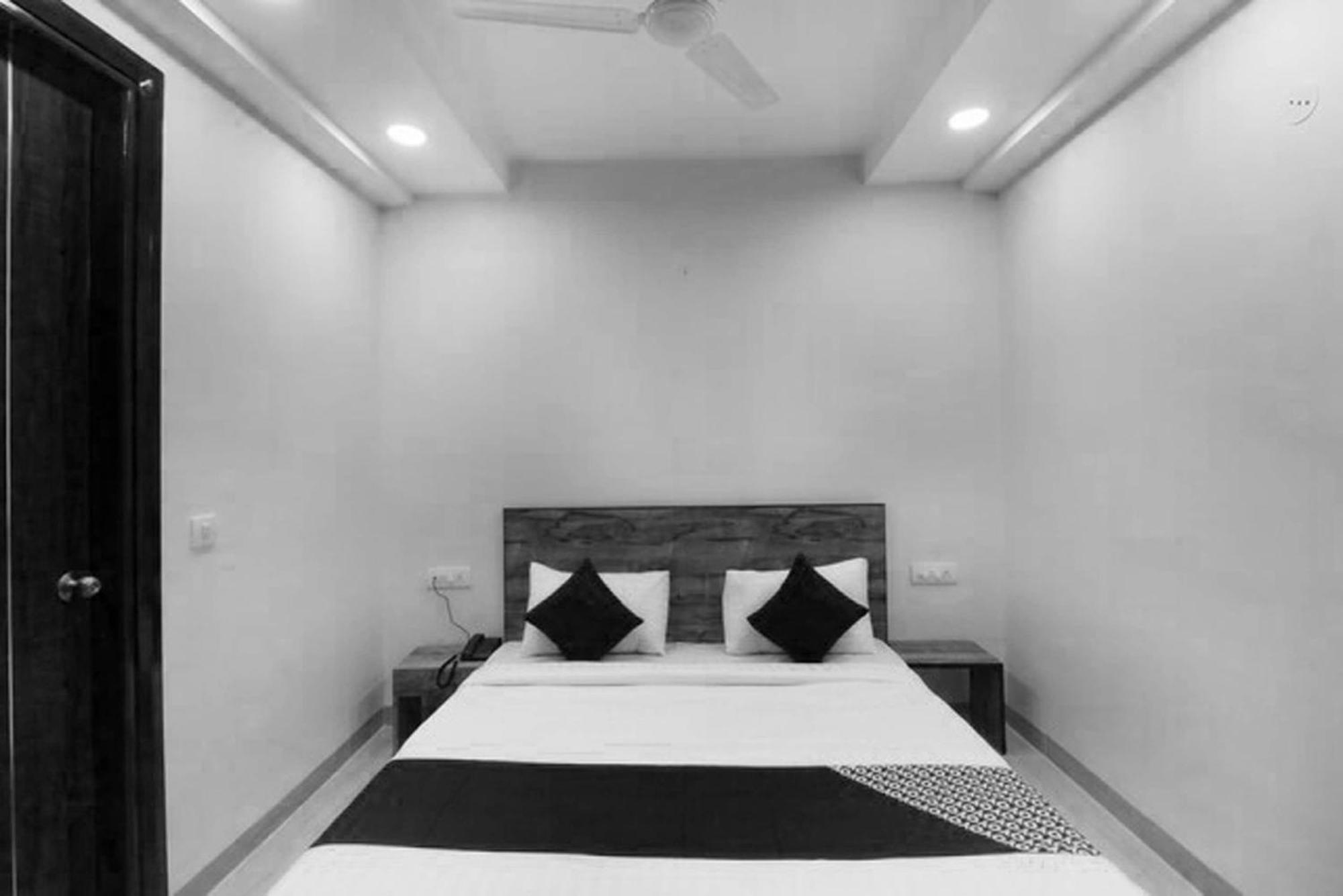 Super O Comfort Residency Near Artemis Hospital 4*