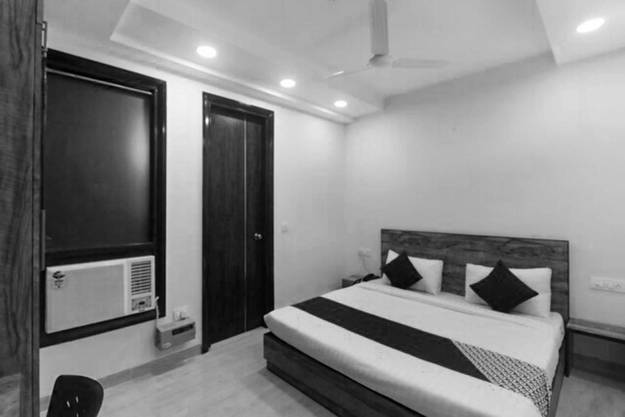 Super O Comfort Residency Near Artemis Hospital Hotel 4*