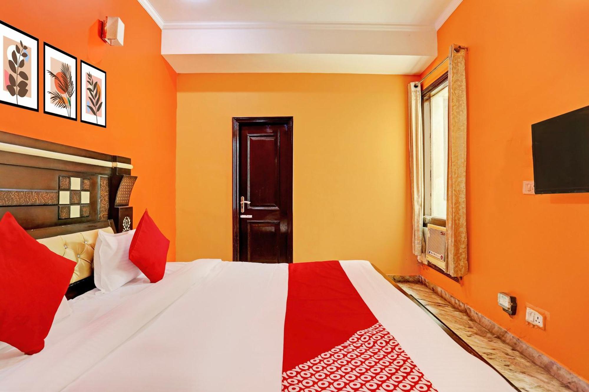 O Naveen Hotel