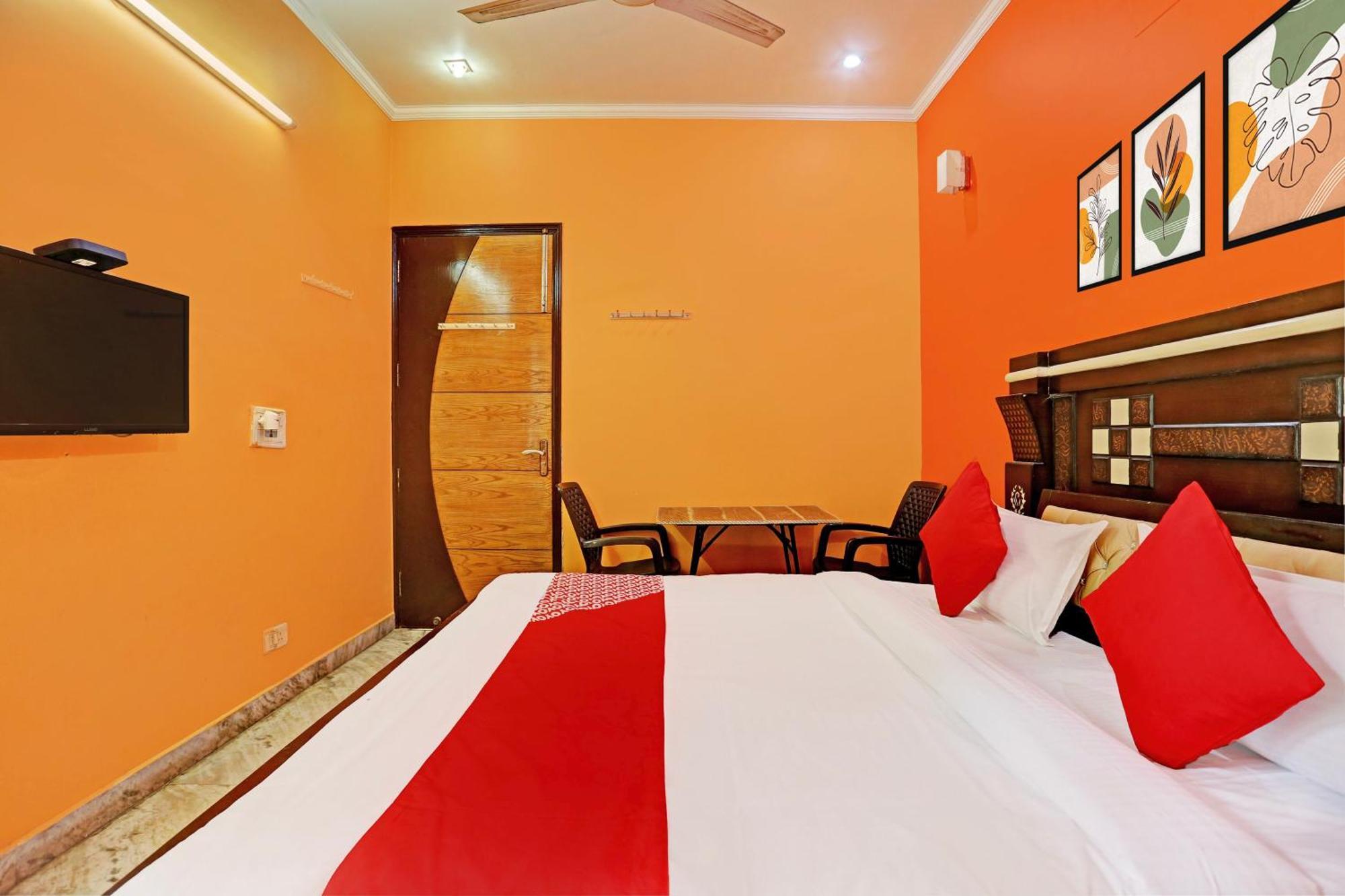 O Naveen Hotel Gurgaon