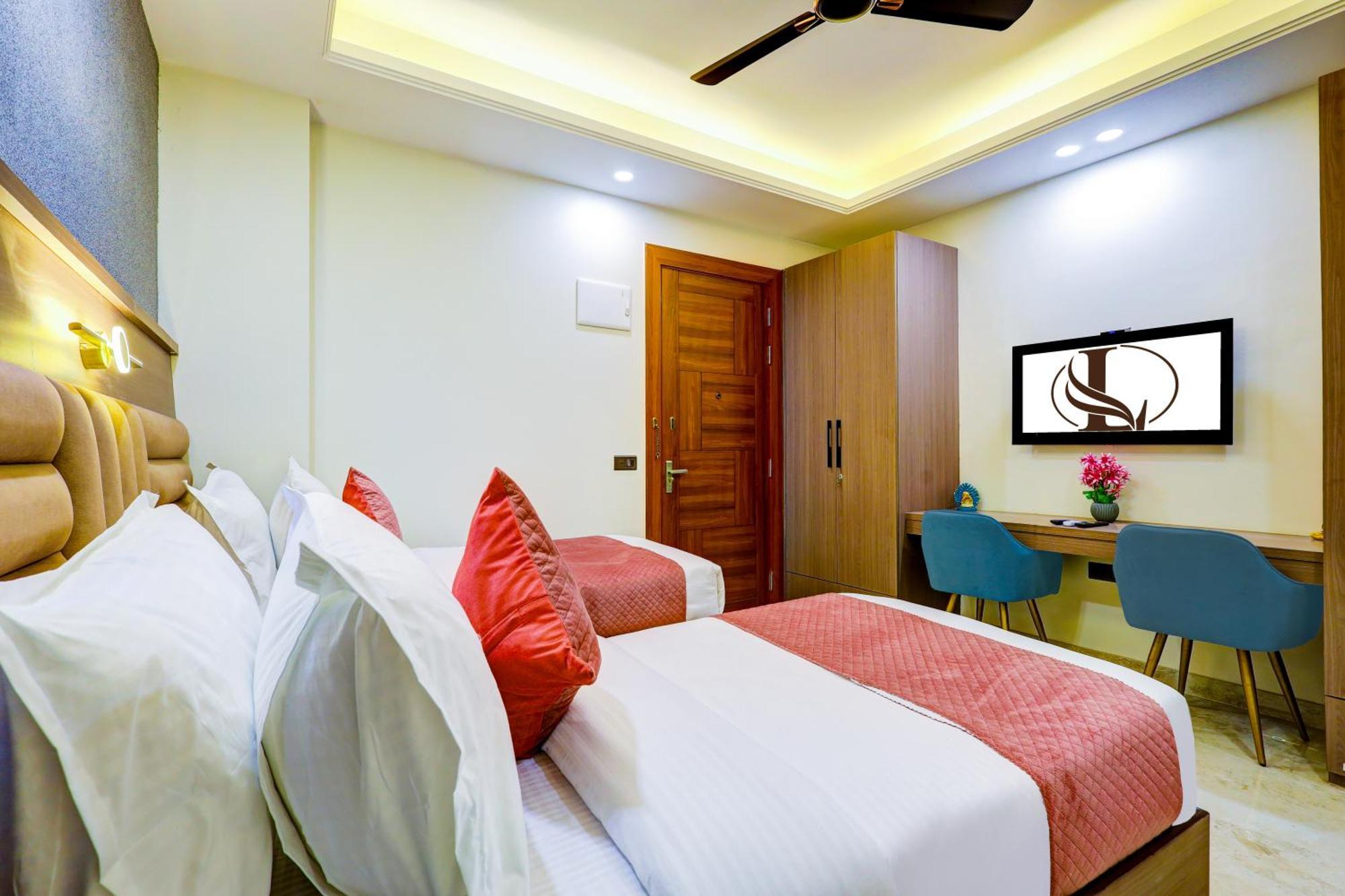 Limewood Near 32nd Avenue Hotel Gurgaon