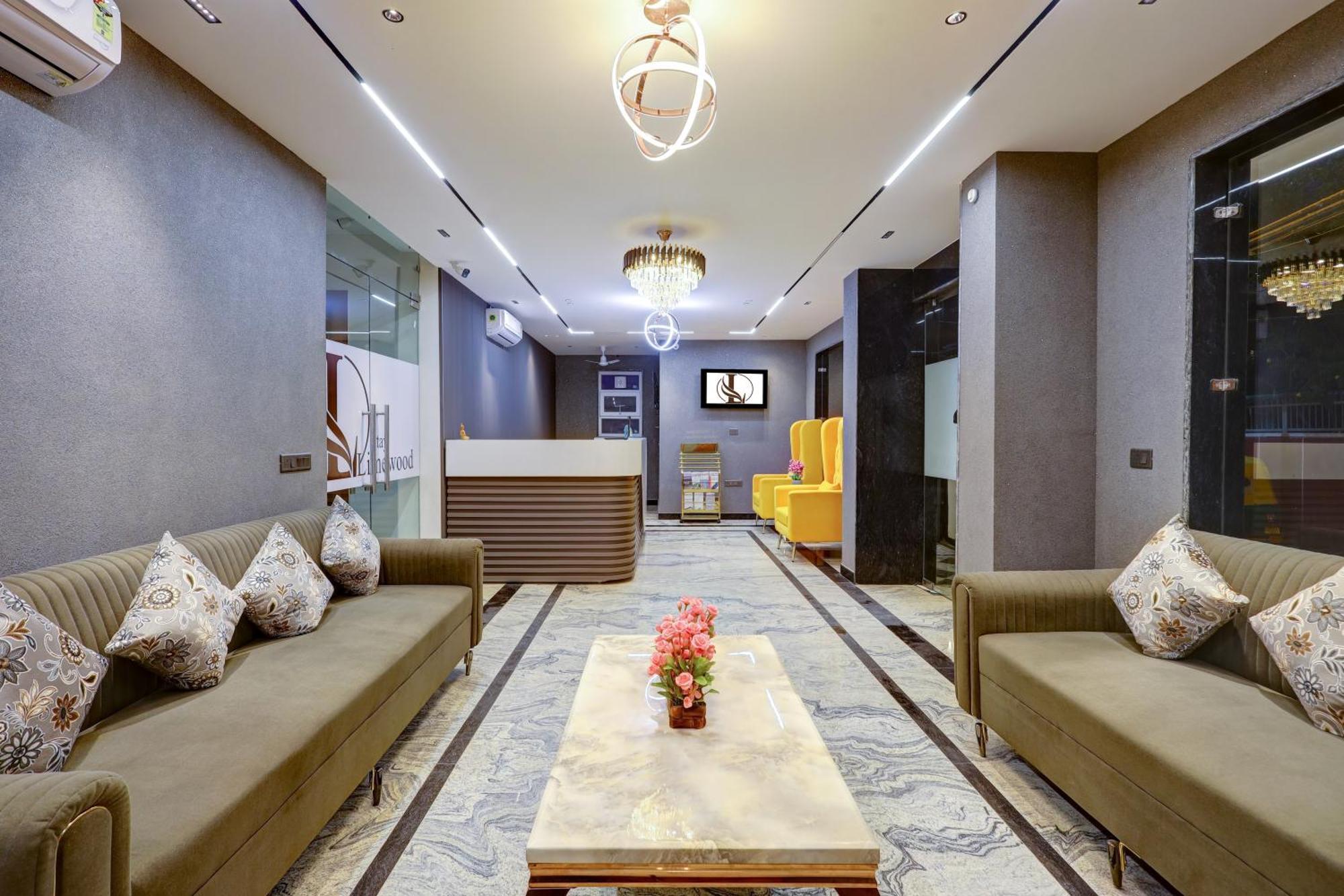 Limewood Near 32nd Avenue Hotel