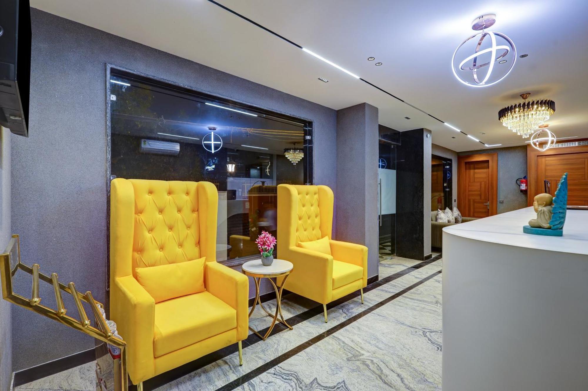 Hotel Limewood Near 32nd Avenue Gurgaon