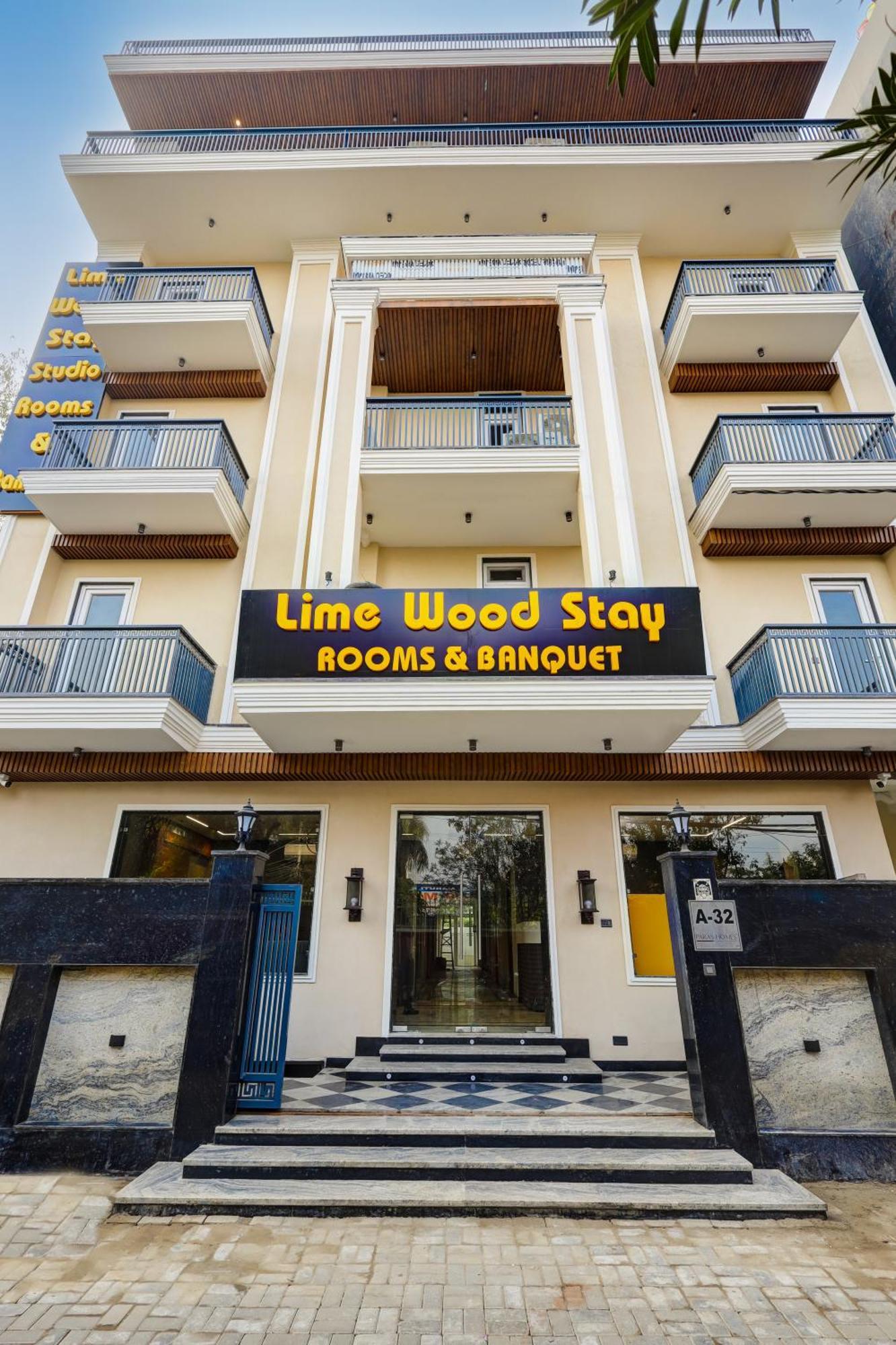 Hotel Limewood Near 32nd Avenue