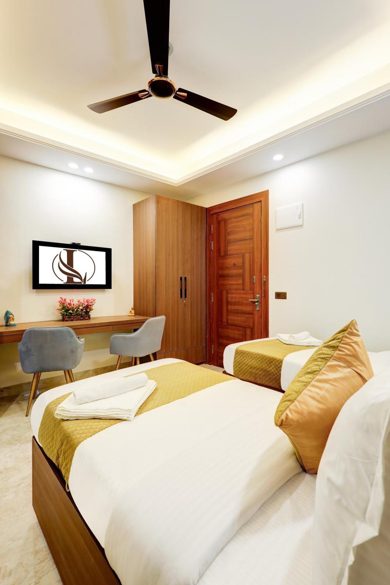 Limewood Near 32nd Avenue Gurgaon