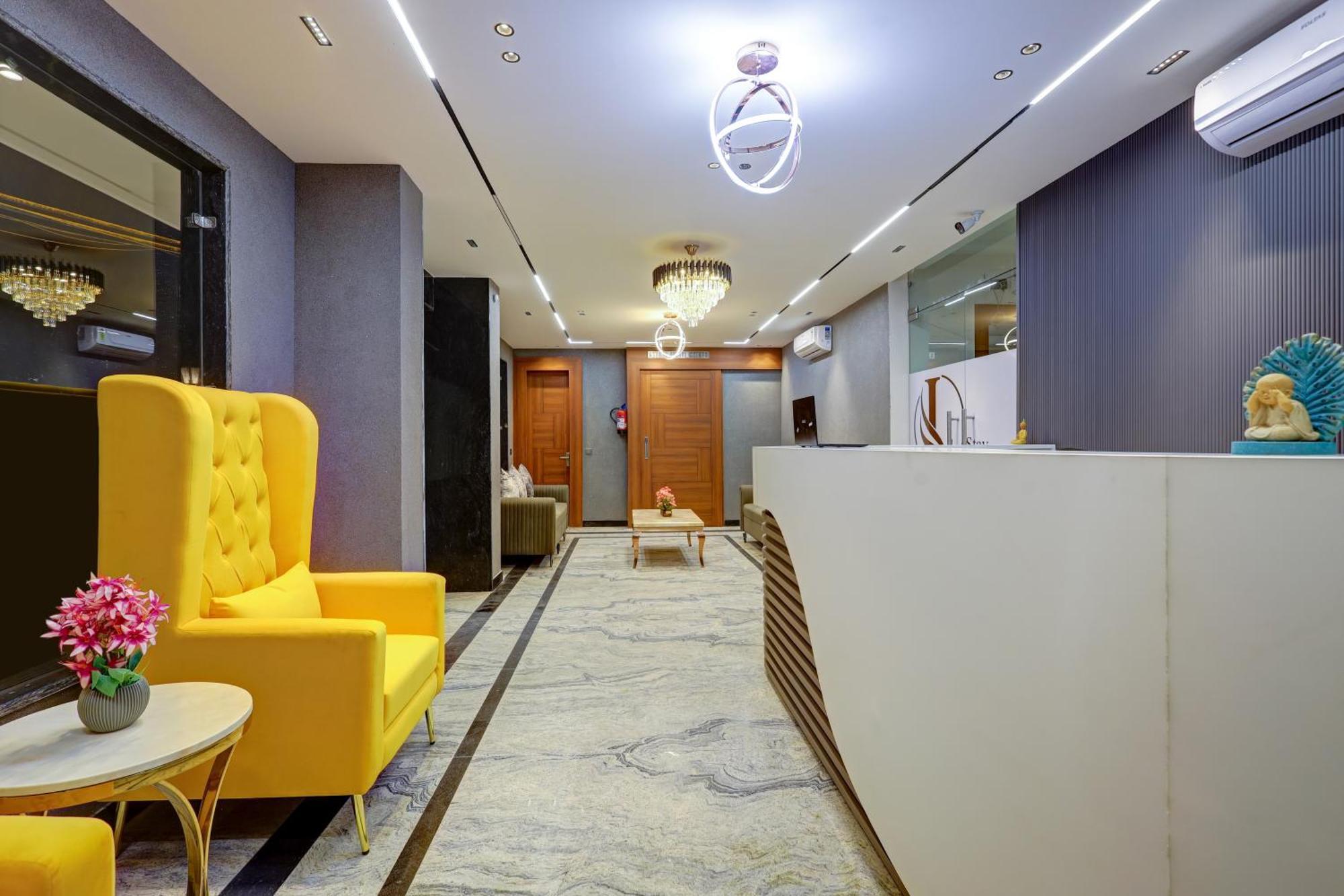 Hotel Limewood Near 32nd Avenue Gurgaon