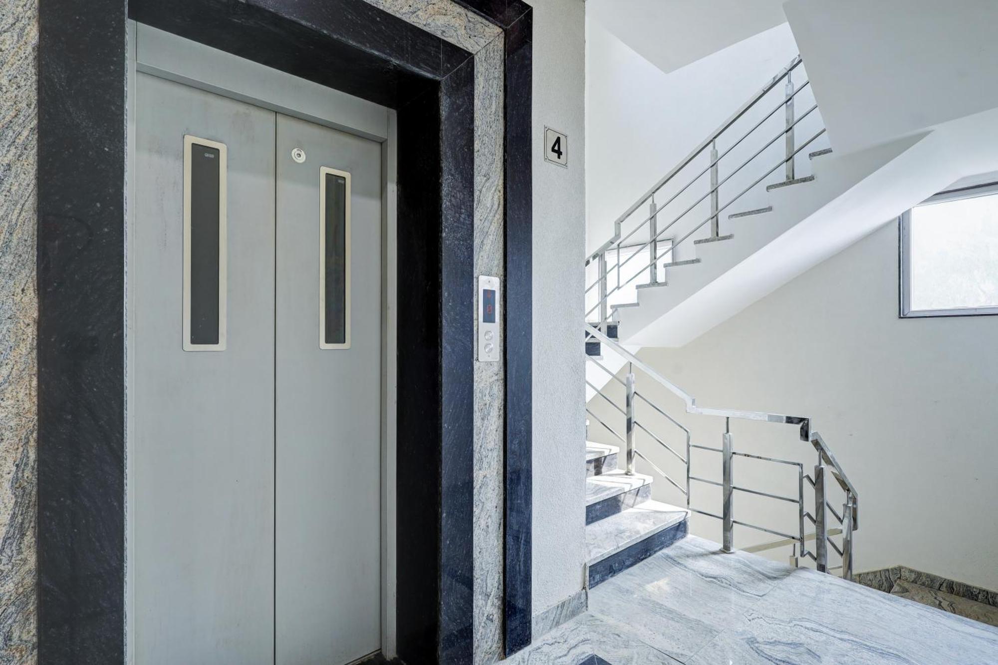 Limewood Near 32nd Avenue 3*