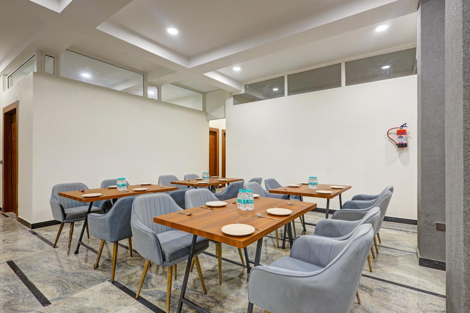 Limewood Near 32nd Avenue 3* Gurgaon