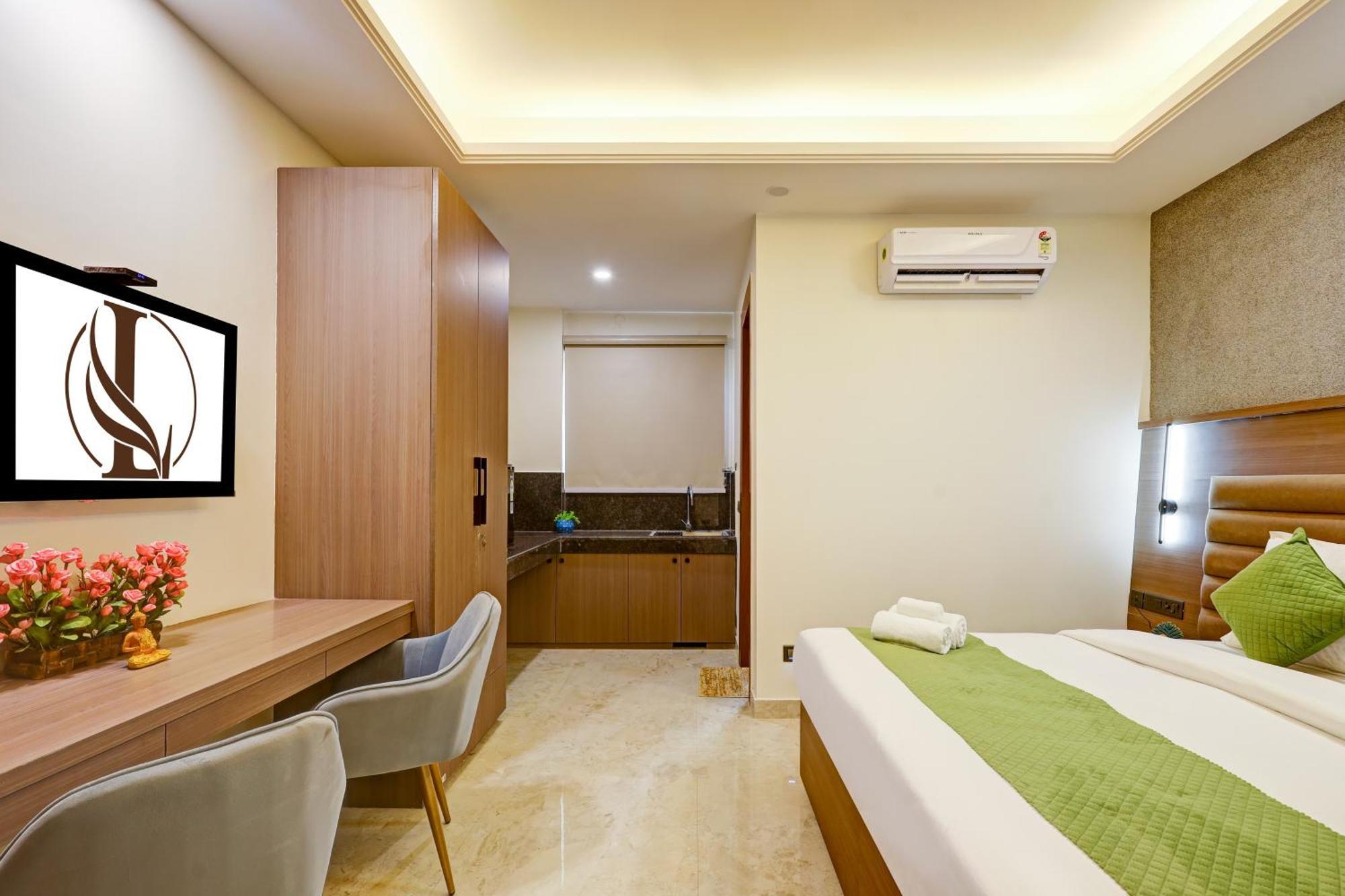 Limewood Near 32nd Avenue Hotel Gurgaon